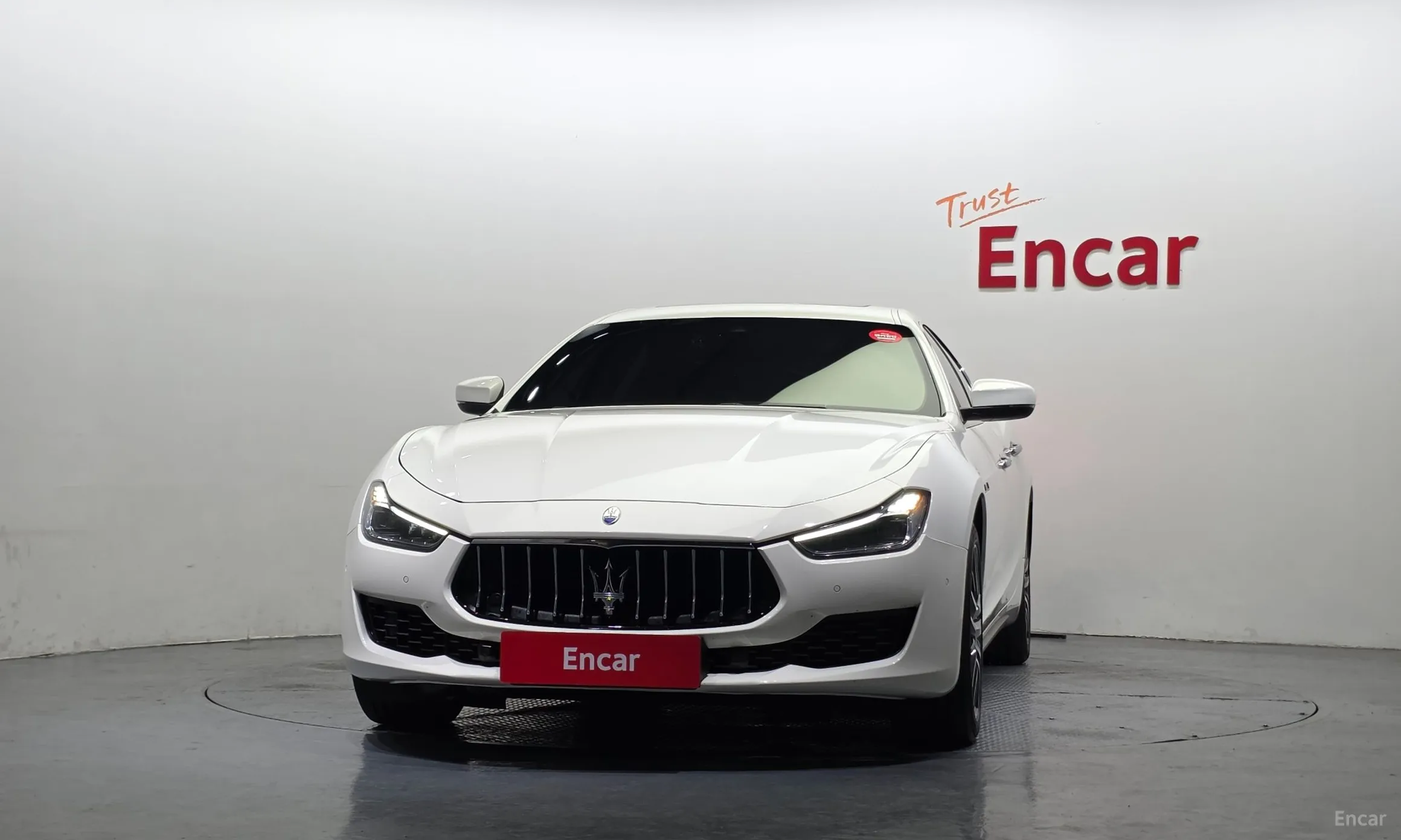 Maserati Ghibli превью 3