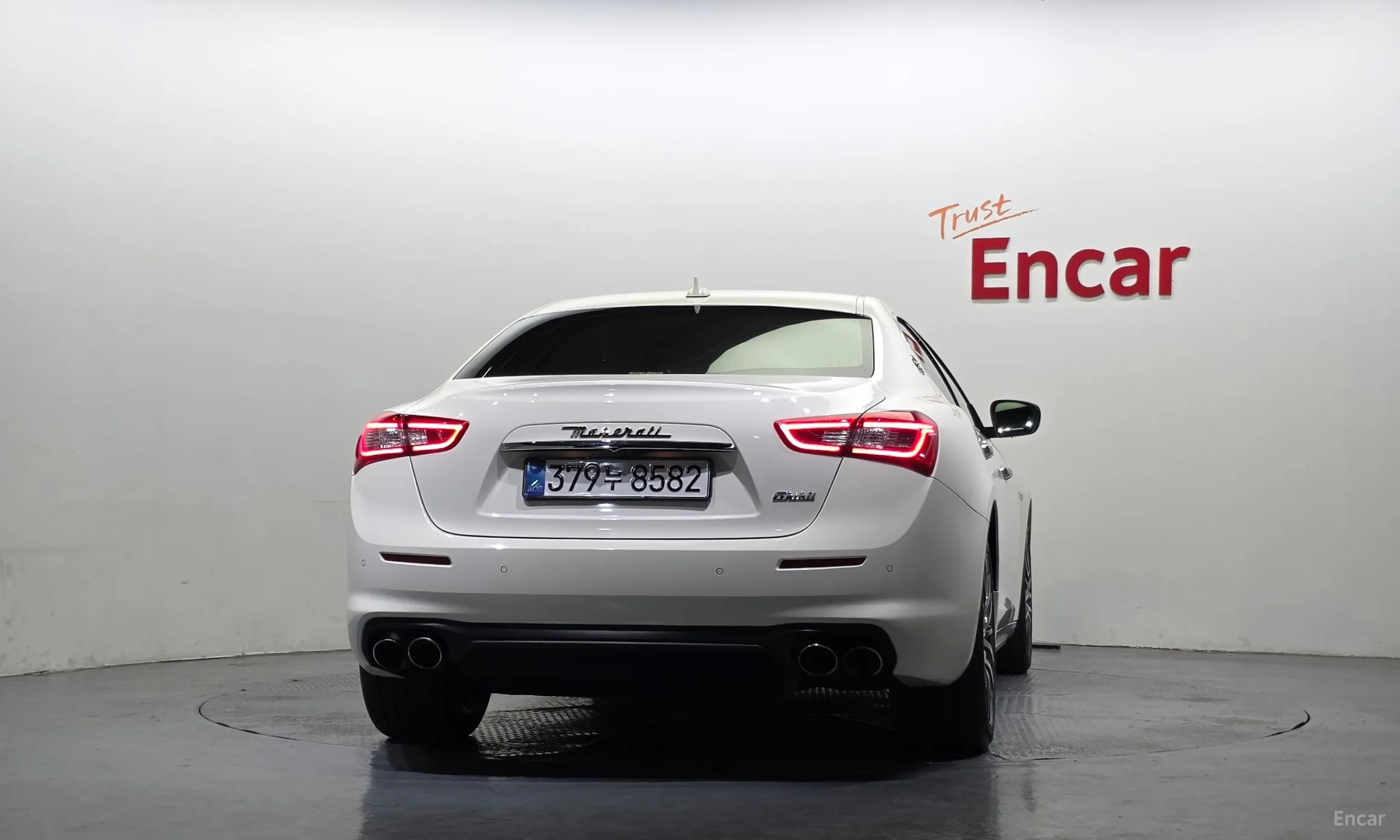 Maserati Ghibli превью 4