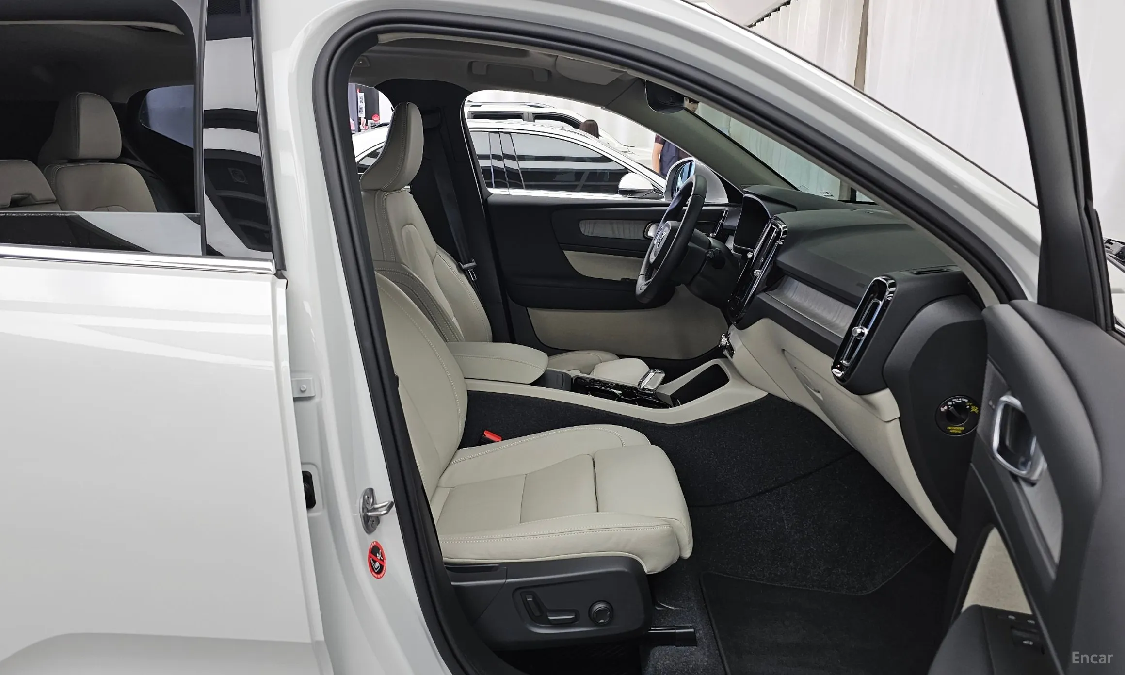 Volvo XC40 превью 11