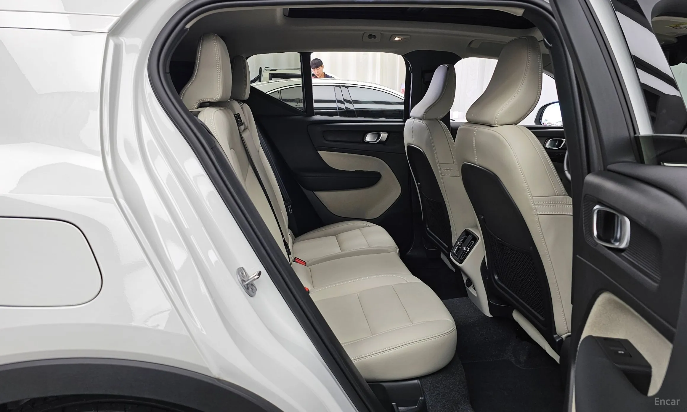 Volvo XC40 превью 12
