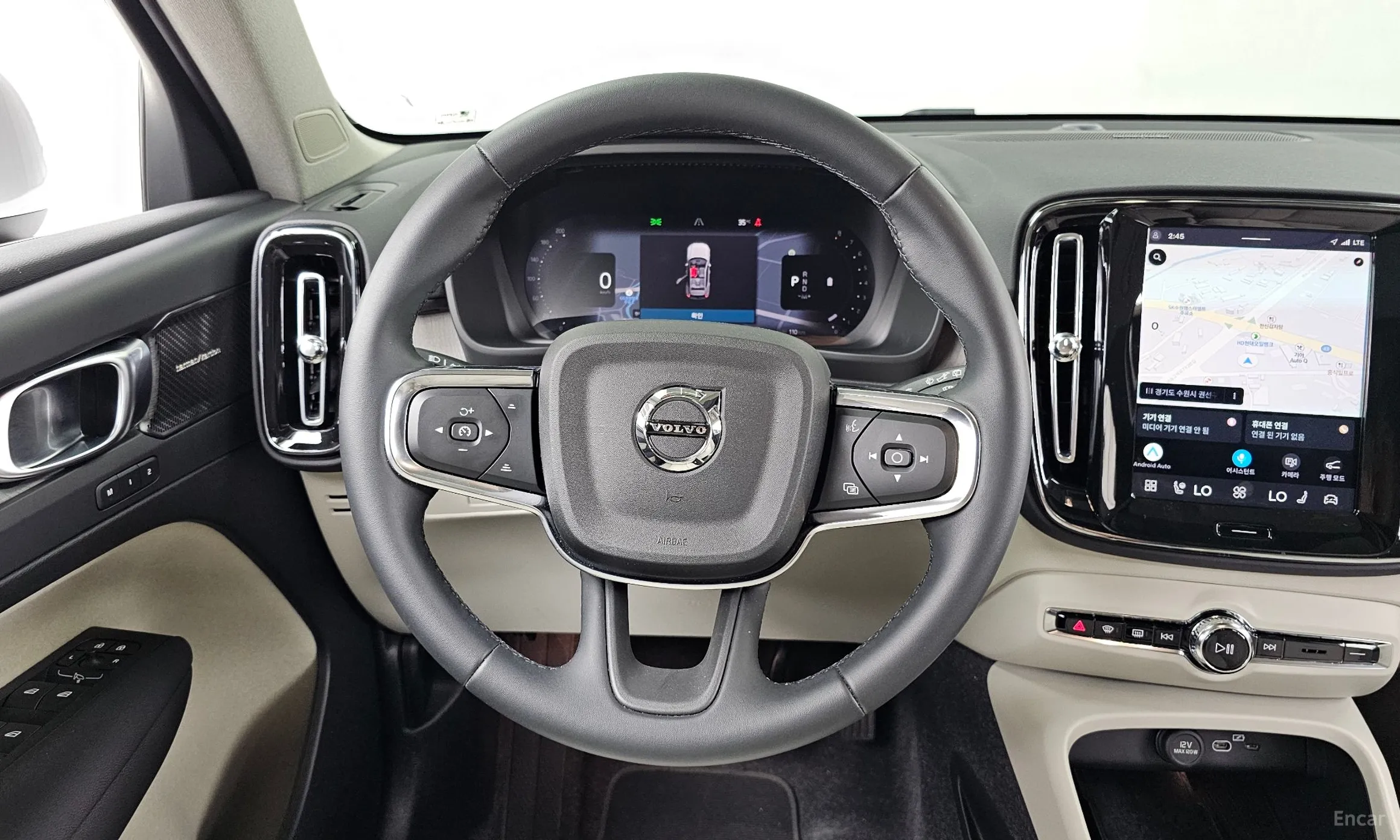 Volvo XC40 превью 13