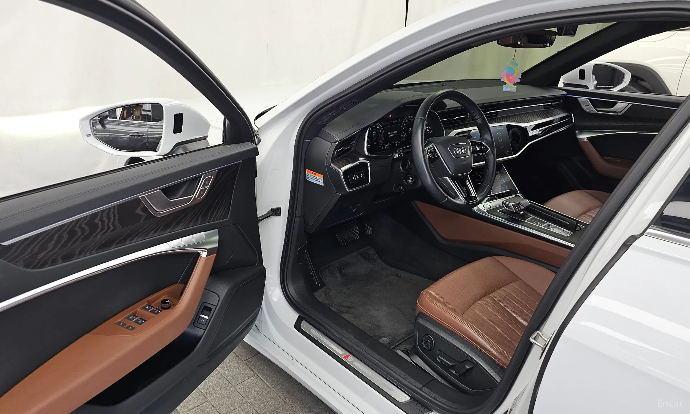 Audi A6 (C8) превью 10