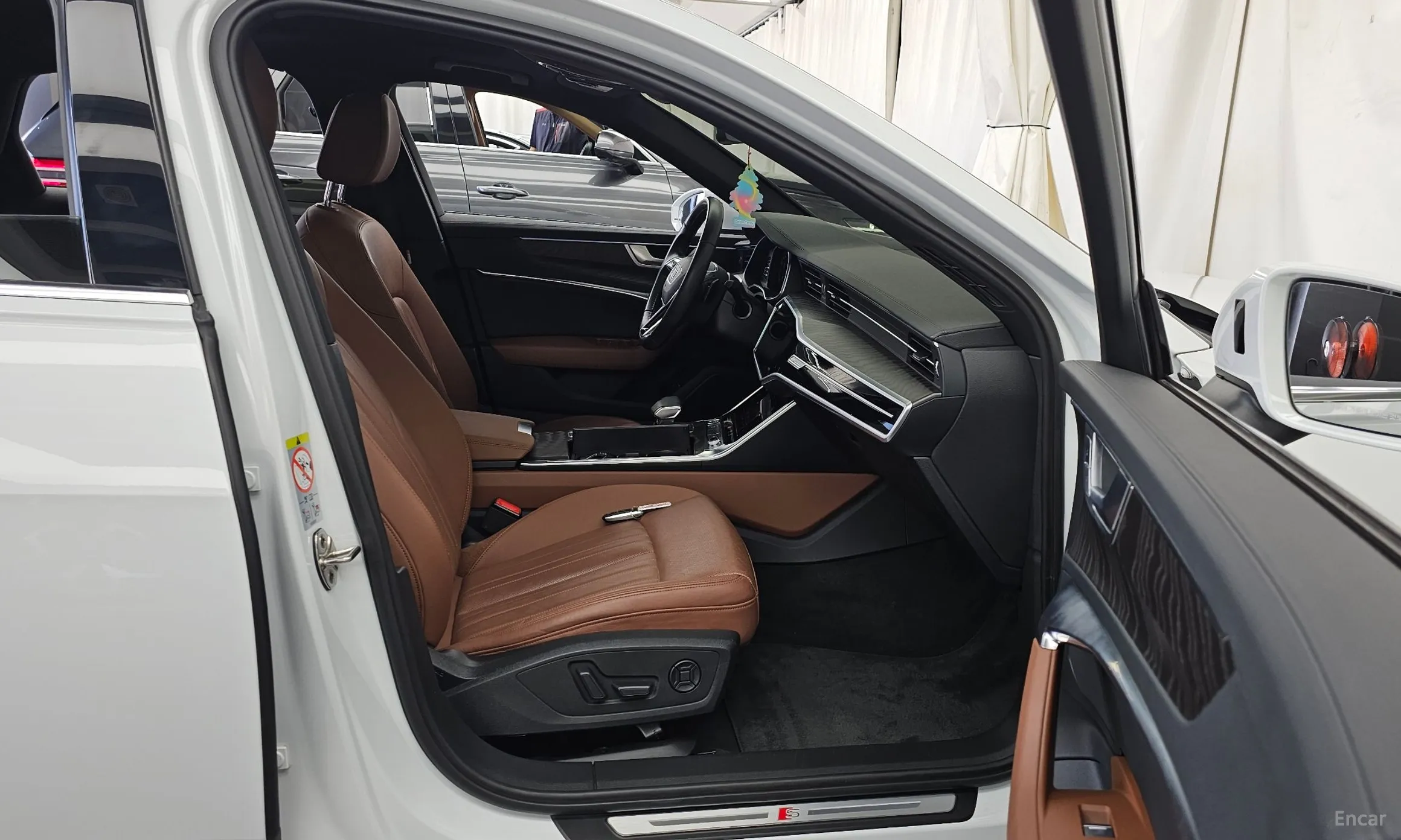 Audi A6 (C8) превью 11
