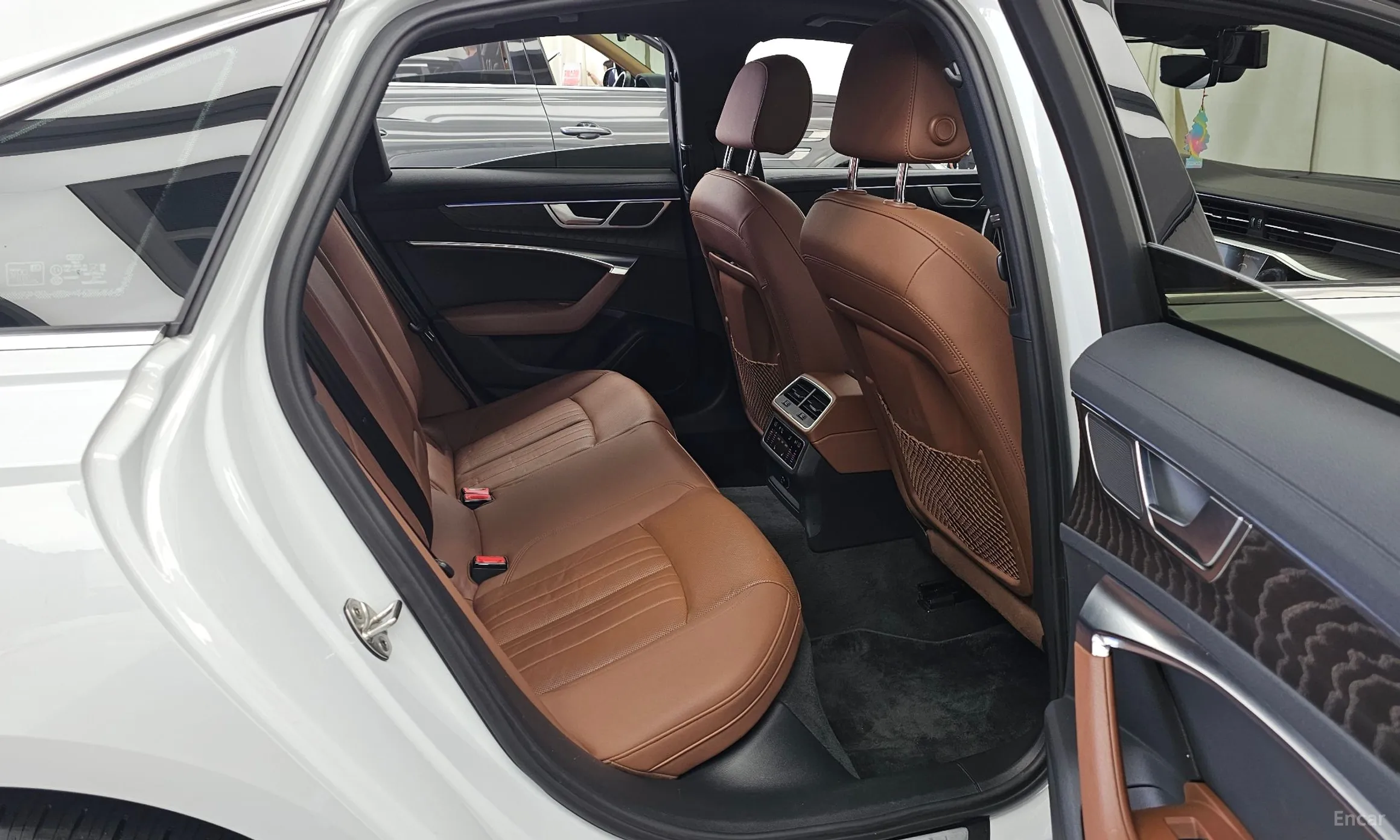 Audi A6 (C8) превью 12