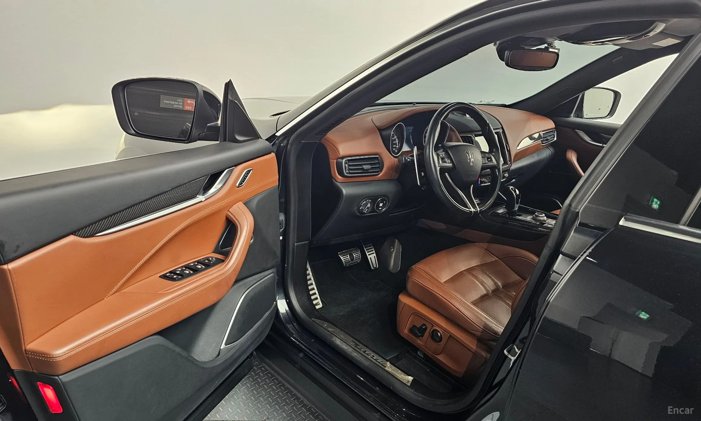 Maserati Levante превью 10
