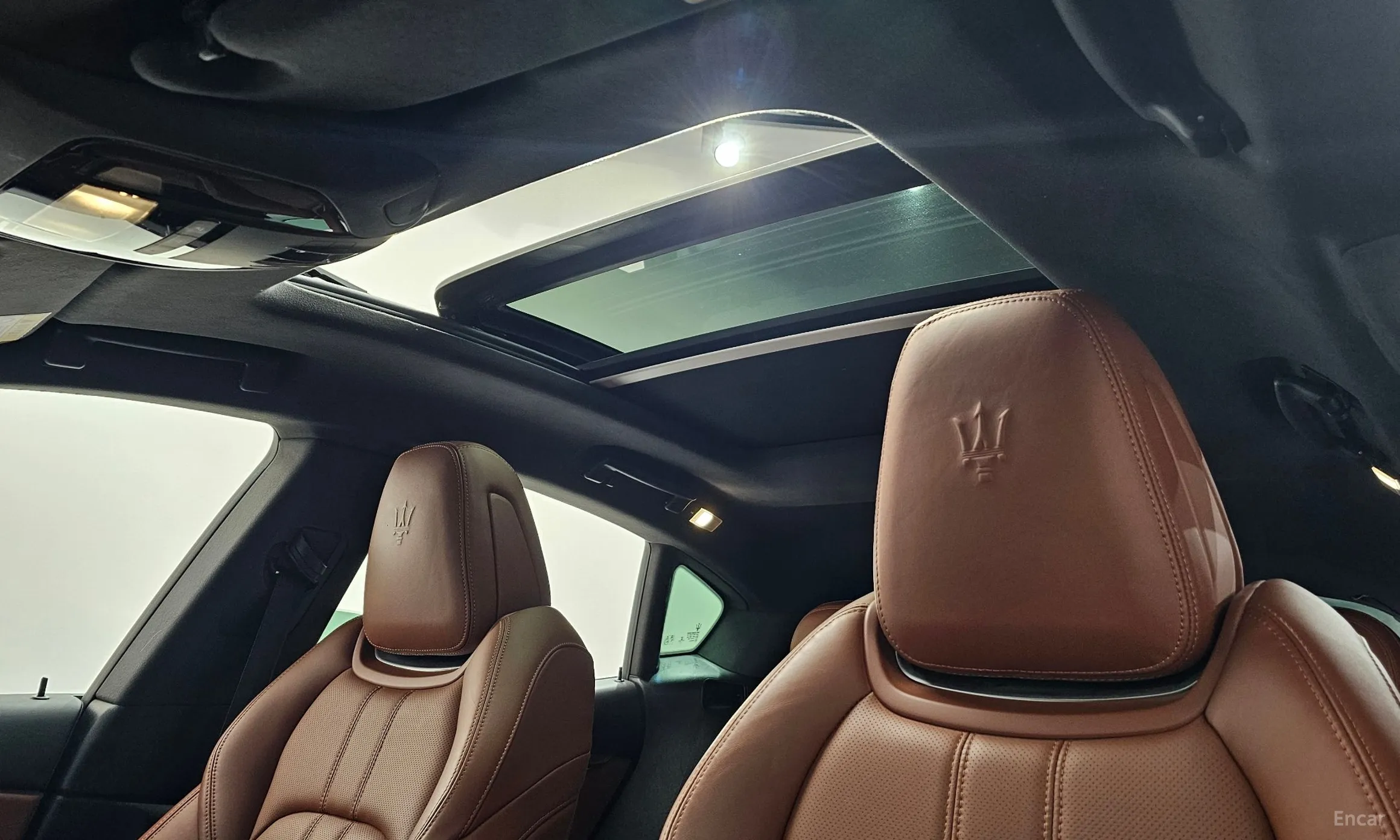 Maserati Levante превью 17