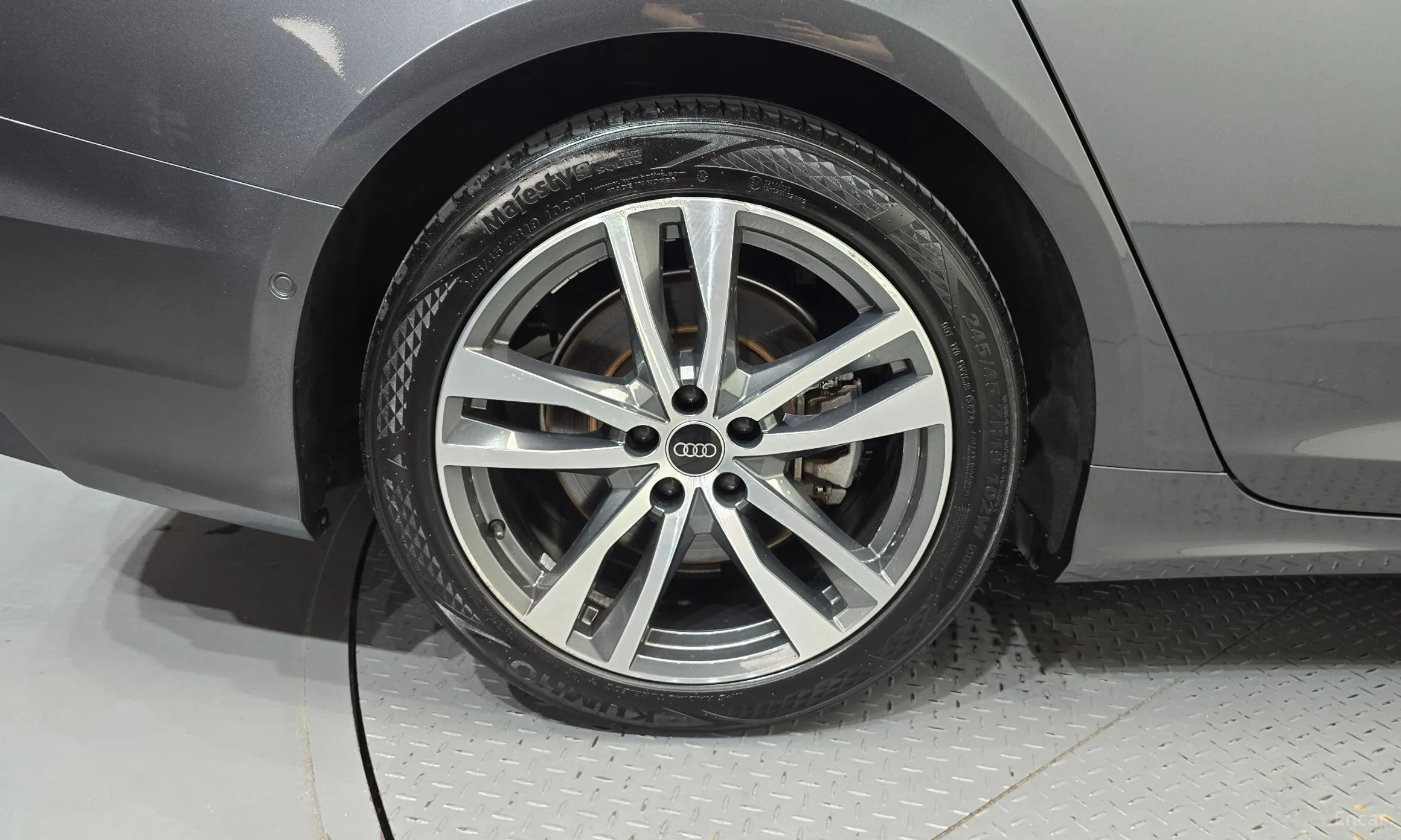 Audi A6 (C8) превью 5