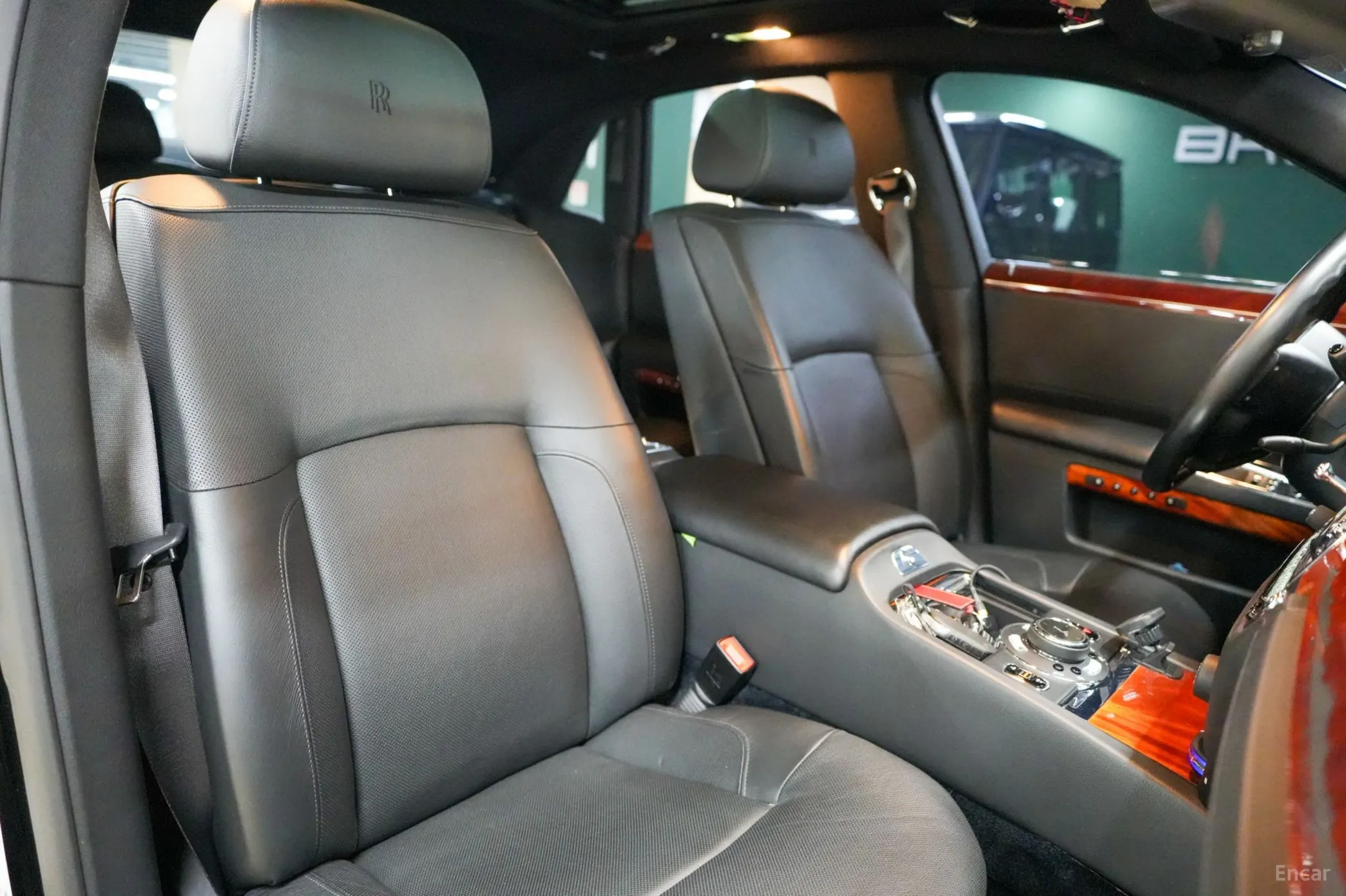 Rolls-Royce Ghost превью 10