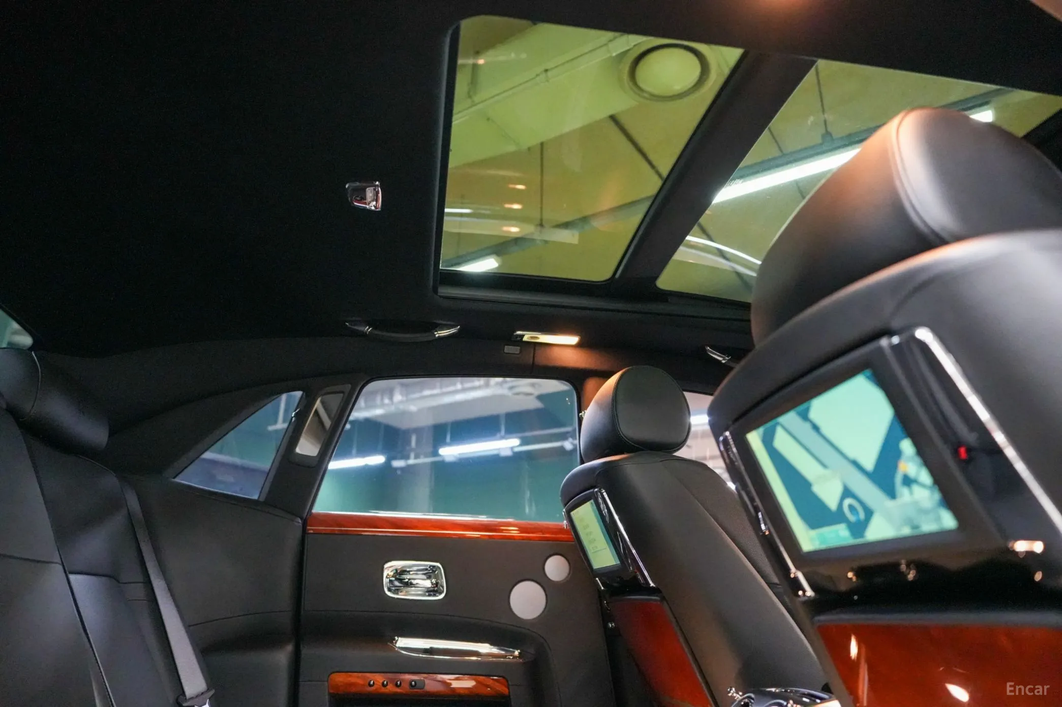Rolls-Royce Ghost превью 13