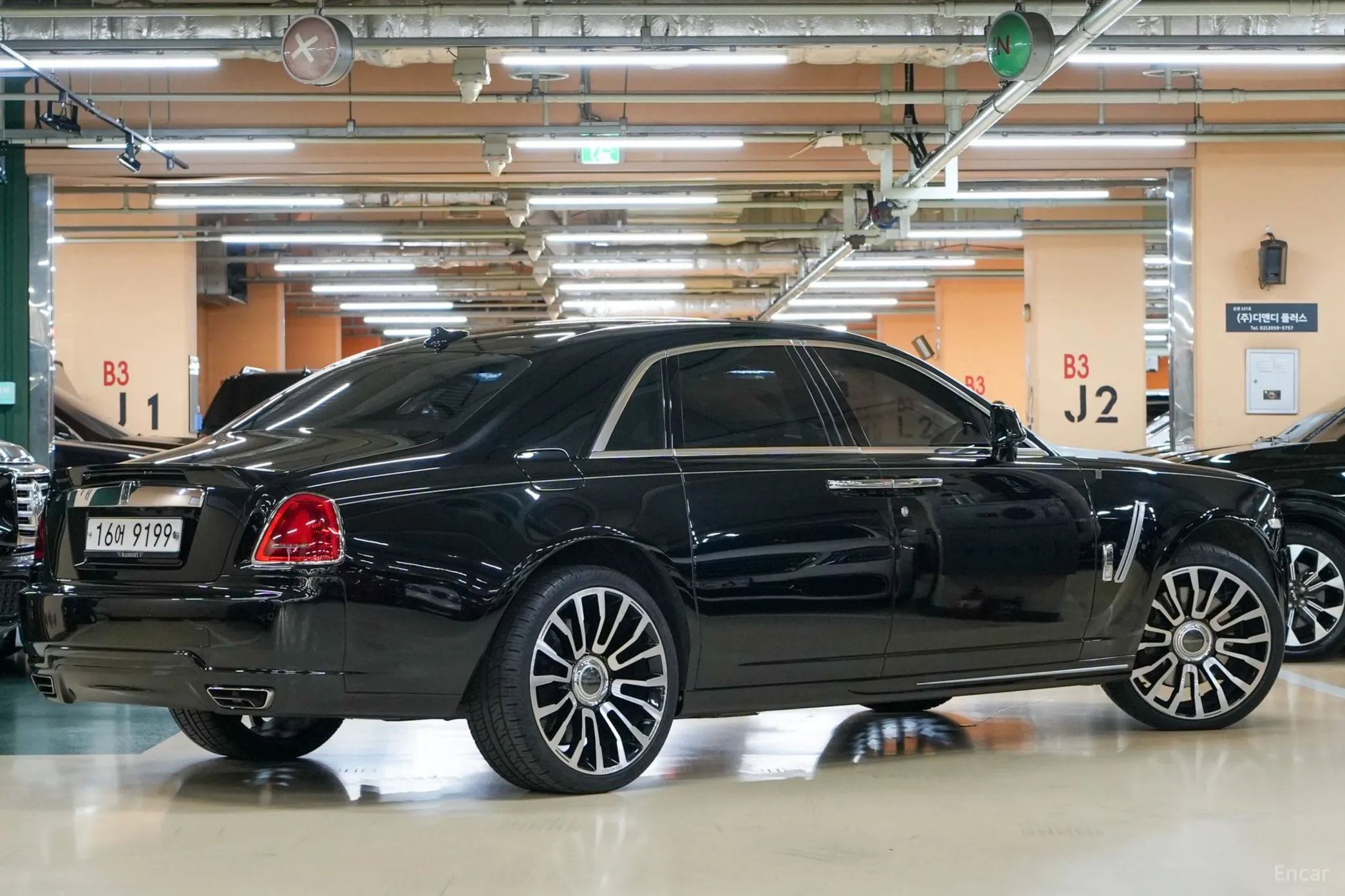 Rolls-Royce Ghost превью 17