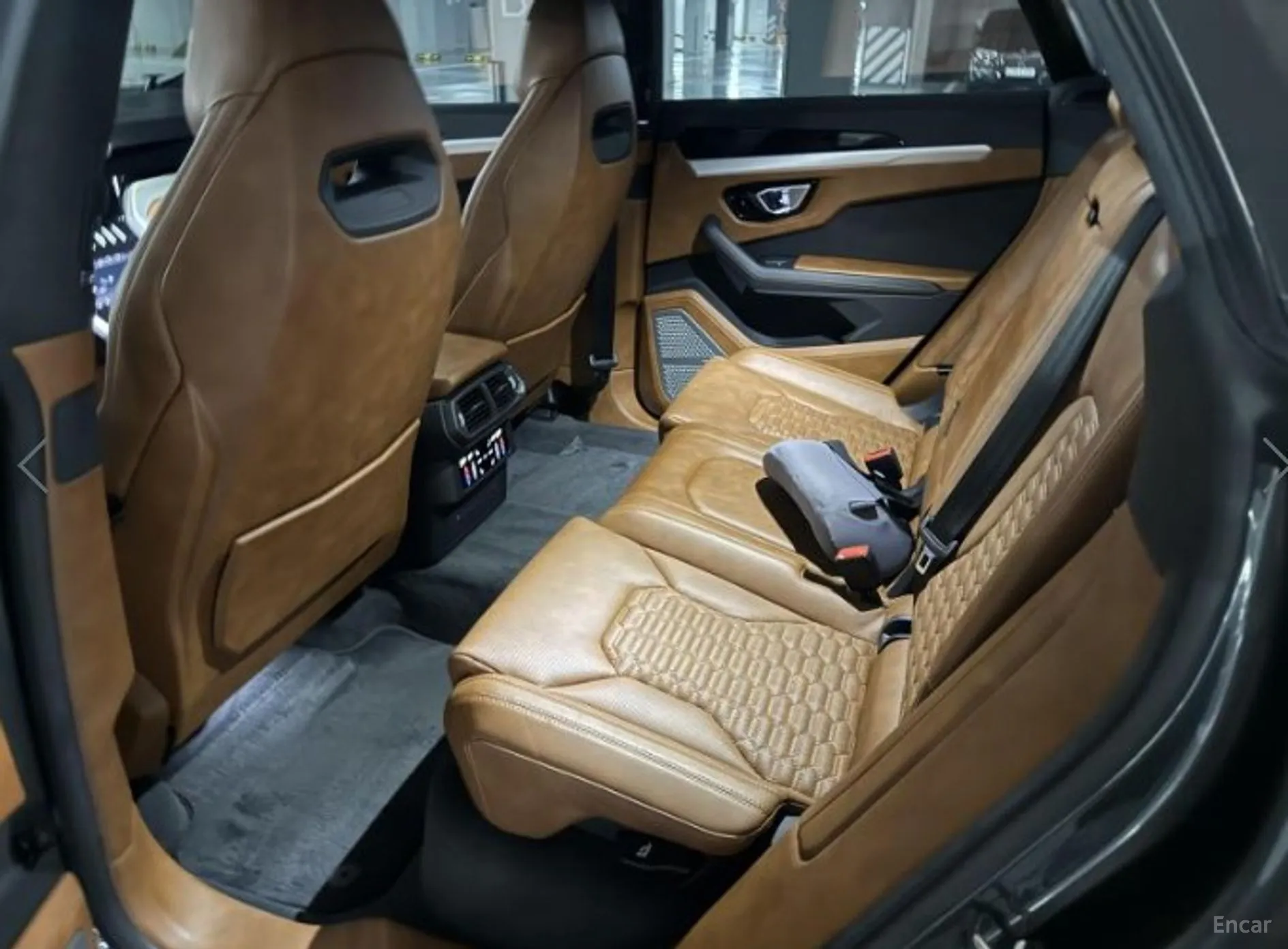 Lamborghini Urus превью 9