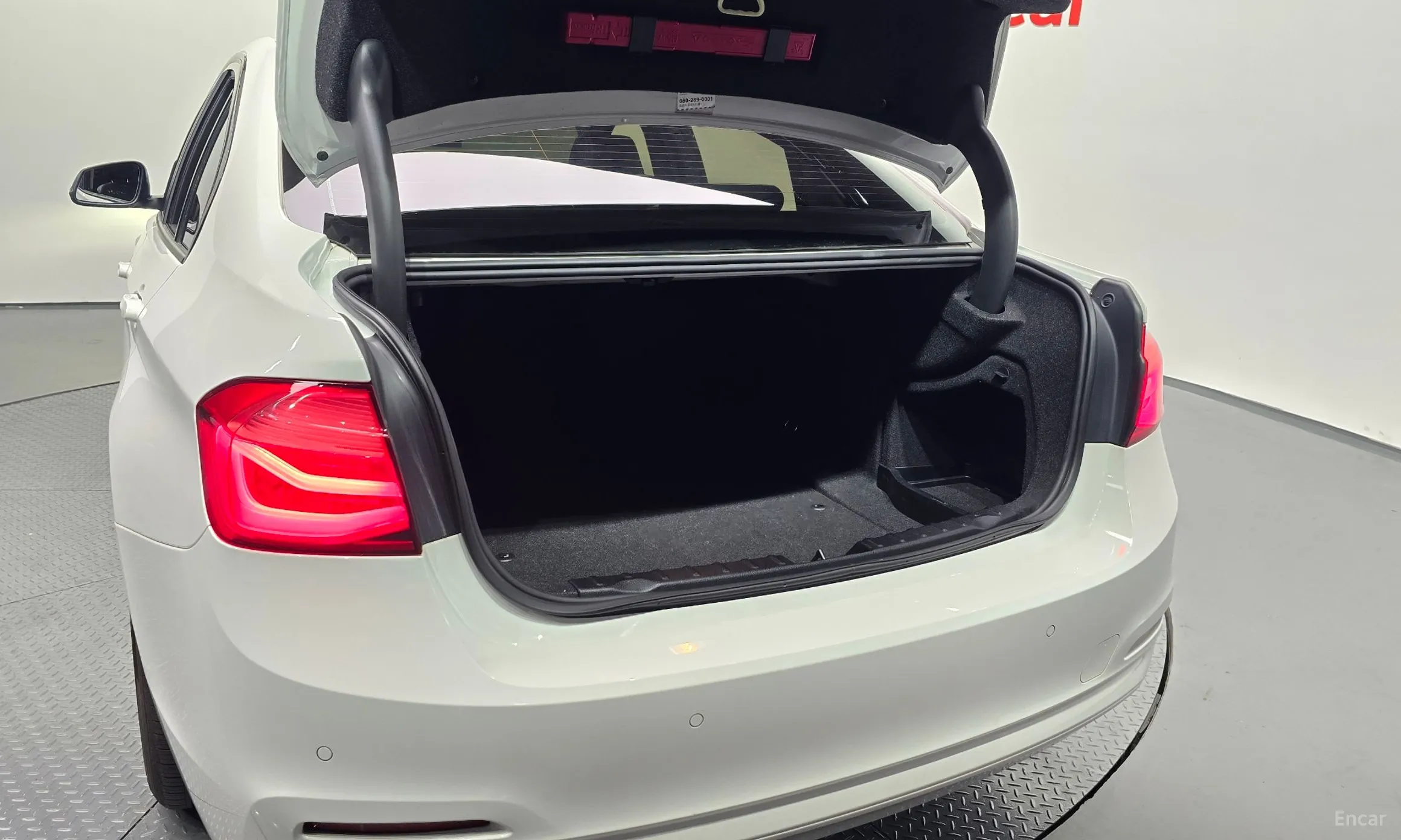 BMW 3 Series (F30) превью 19