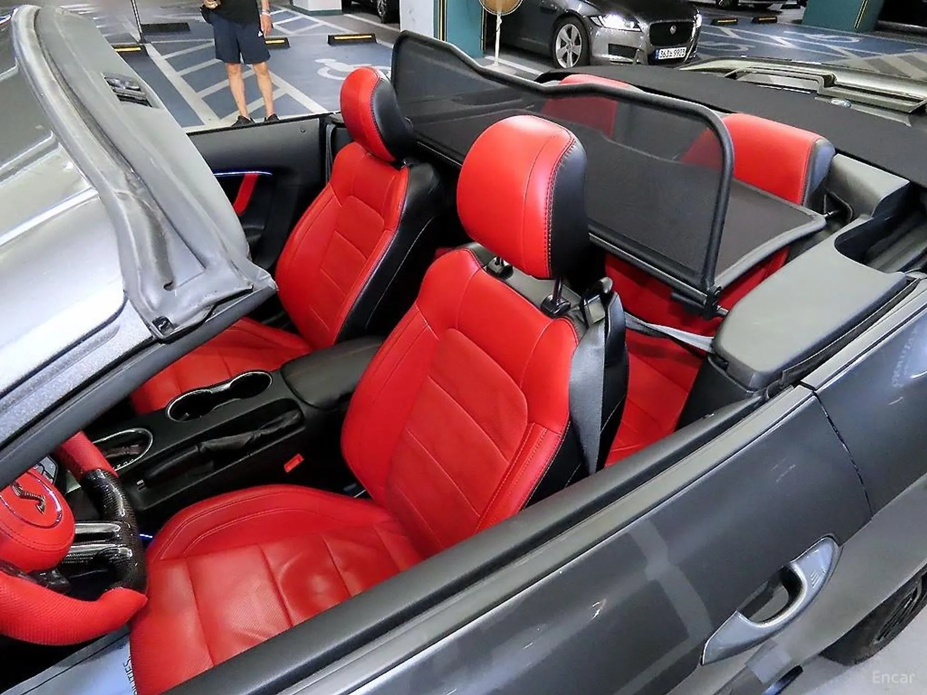 Ford Mustang превью 10