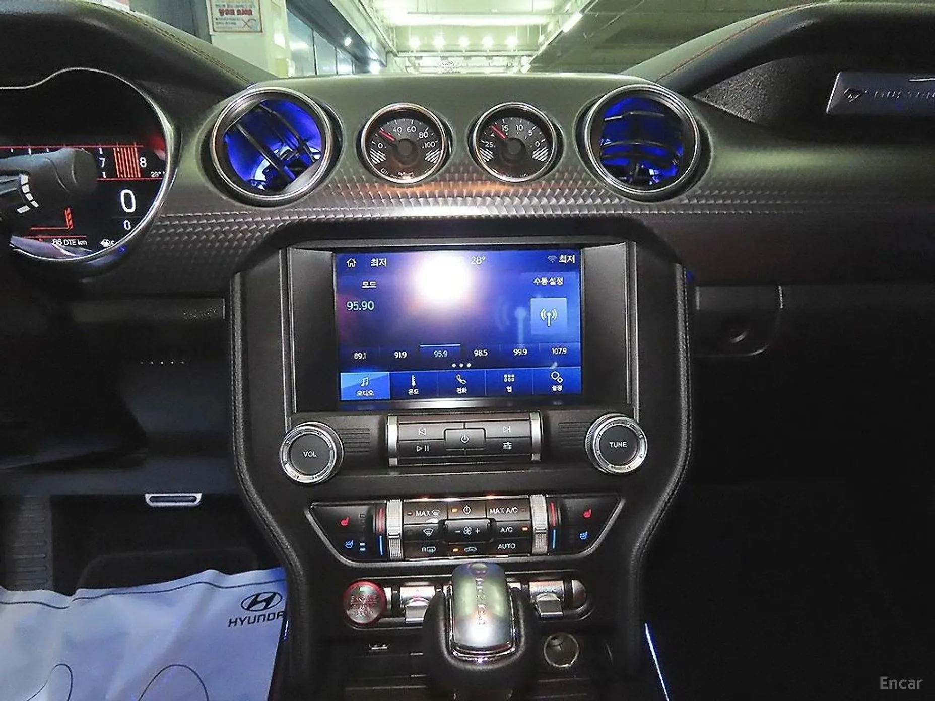 Ford Mustang превью 14