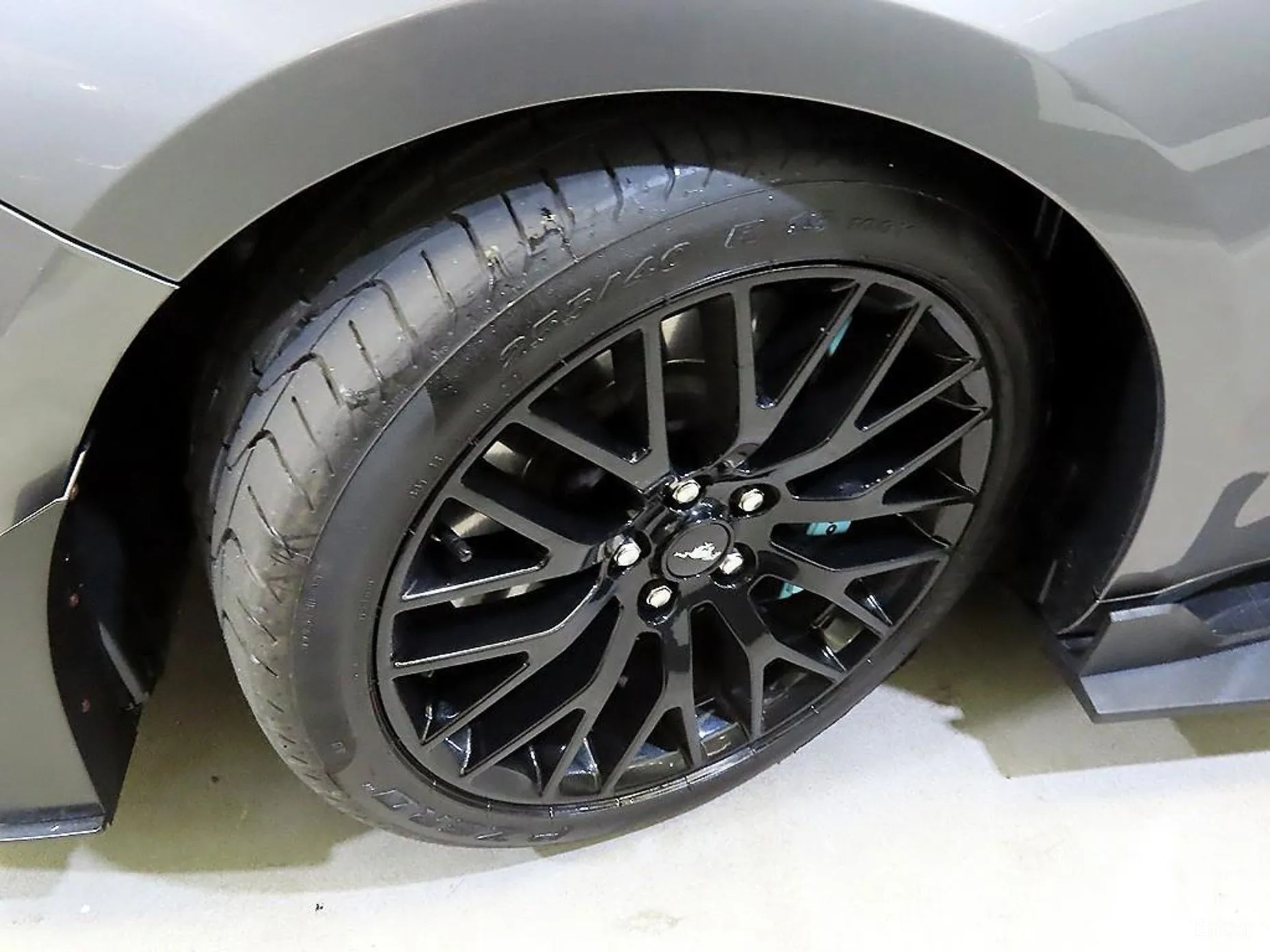 Ford Mustang превью 20