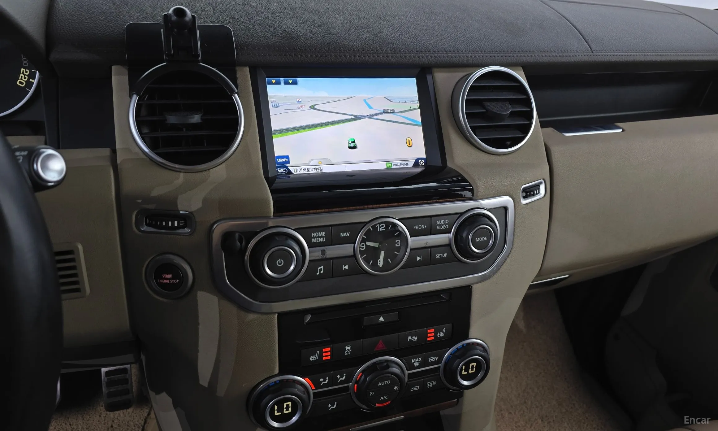Land Rover Discovery 4 превью 12