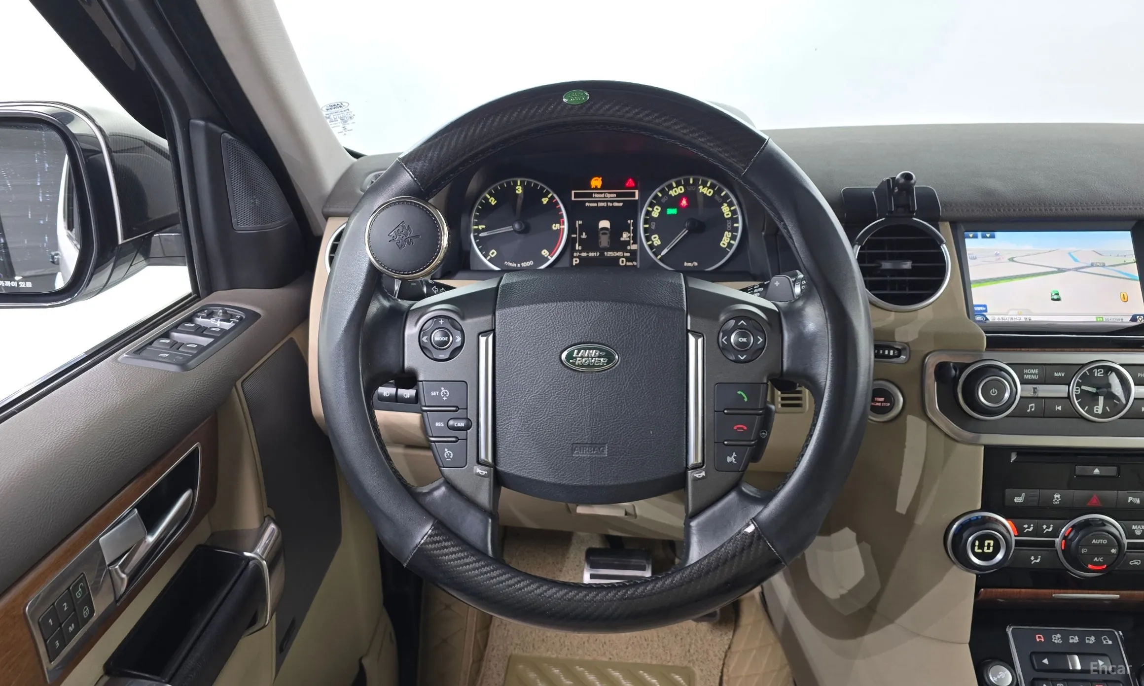 Land Rover Discovery 4 превью 13