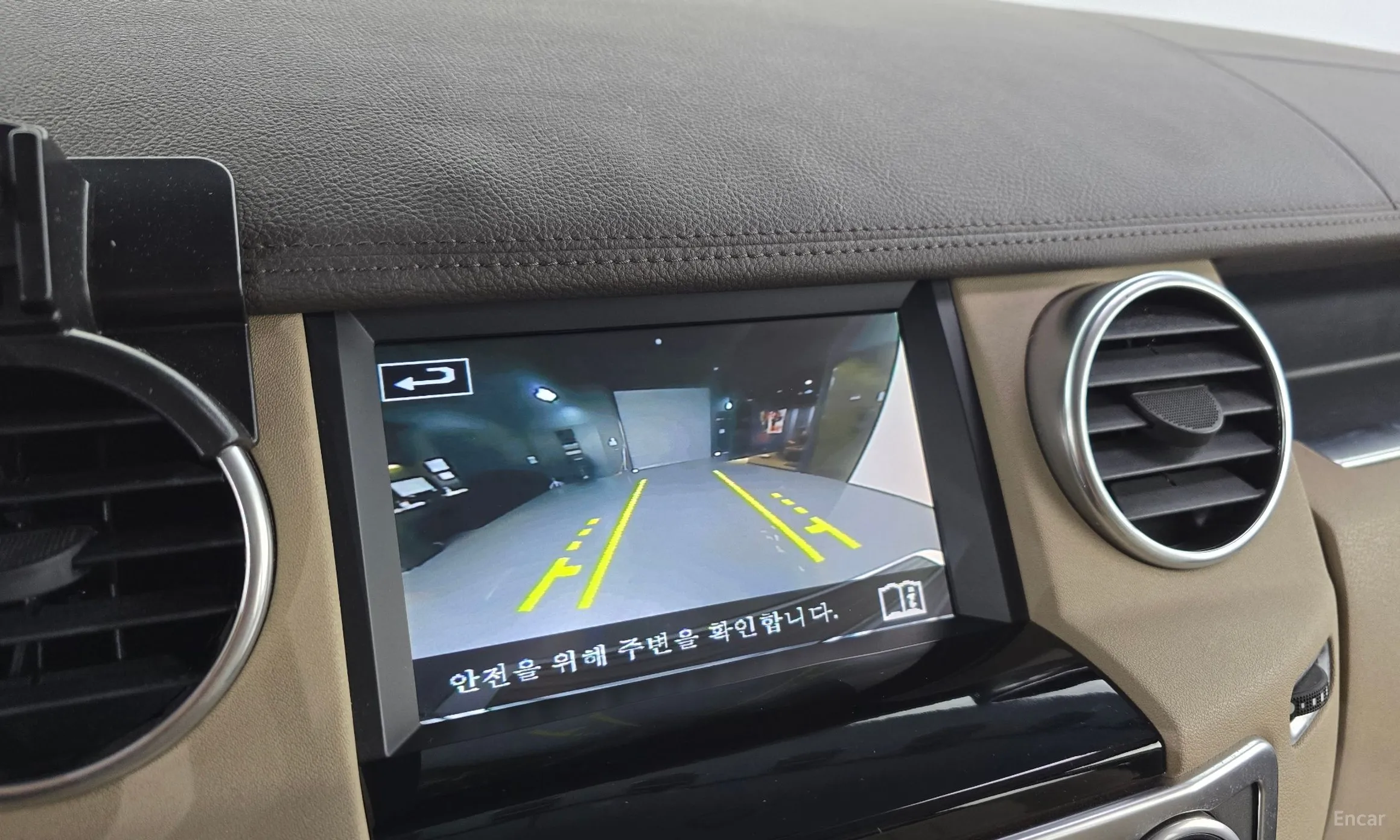 Land Rover Discovery 4 превью 14
