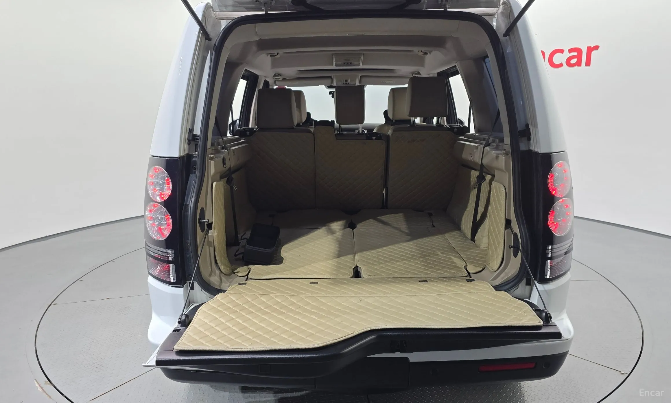 Land Rover Discovery 4 превью 18