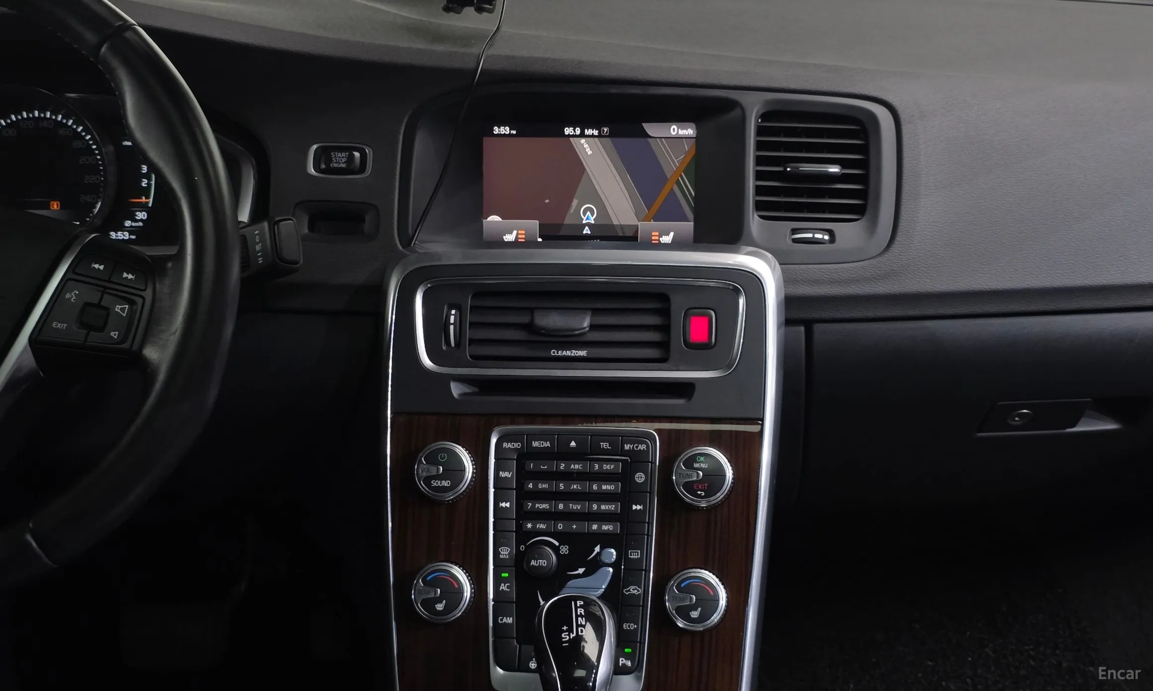 Volvo S60 превью 13