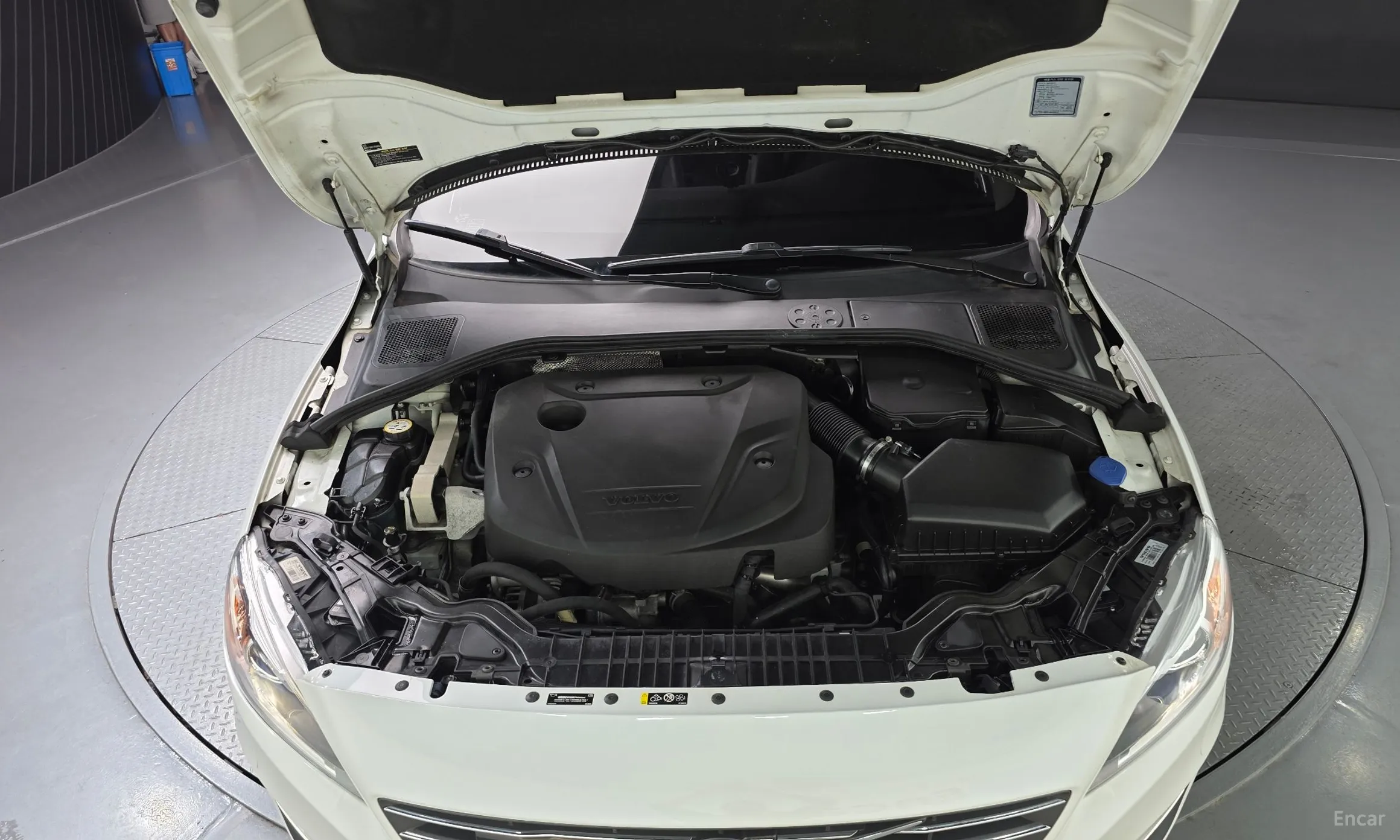 Volvo S60 превью 6