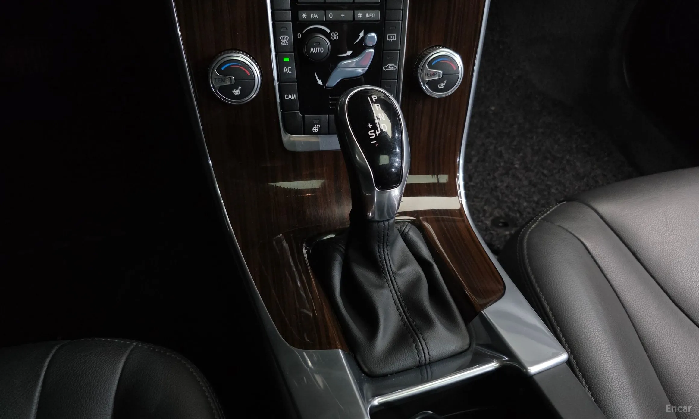 Volvo S60 превью 9