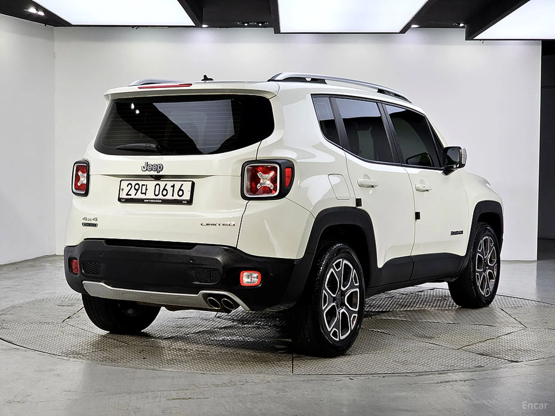 Jeep Renegade превью 4