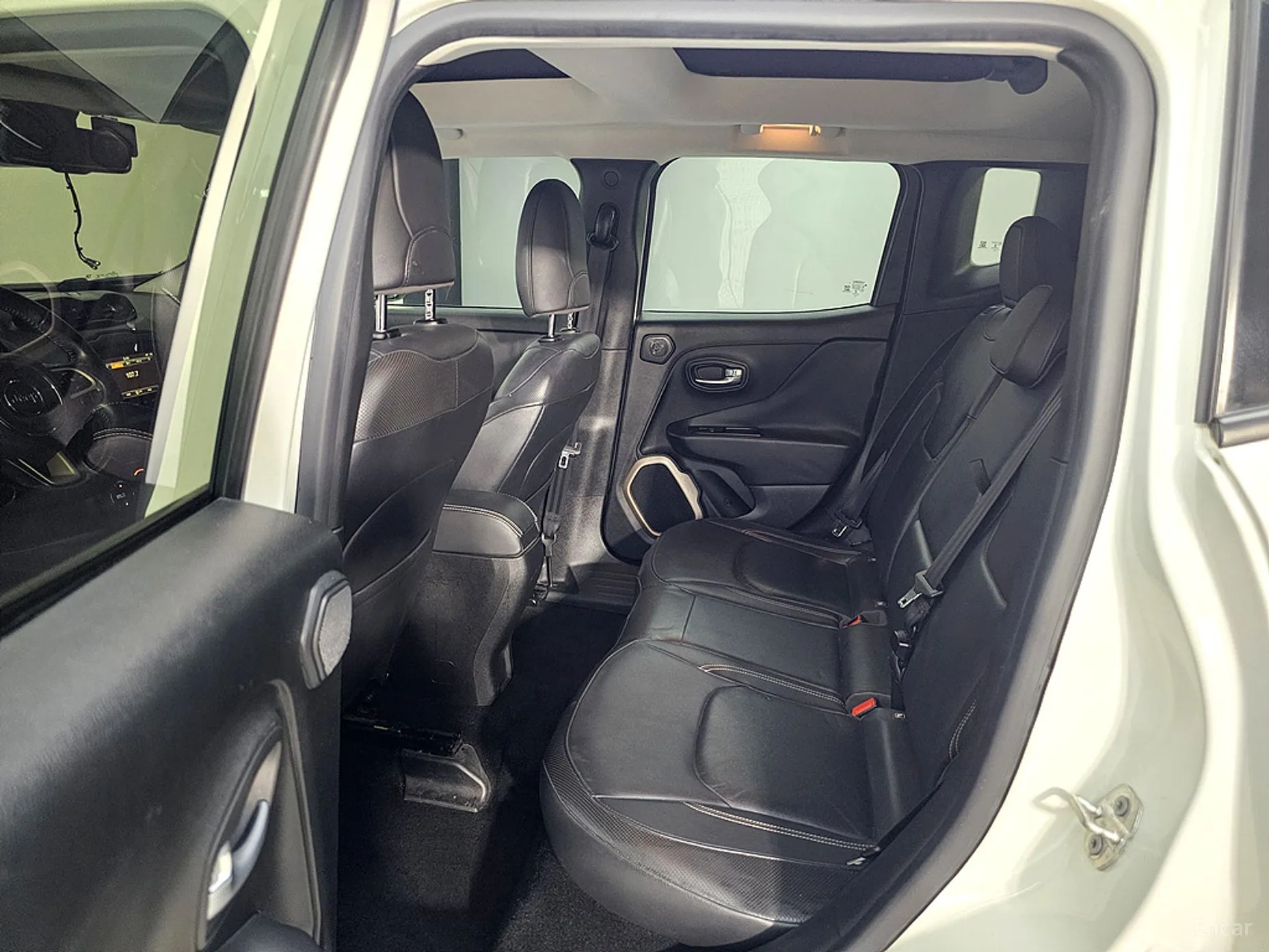 Jeep Renegade превью 9
