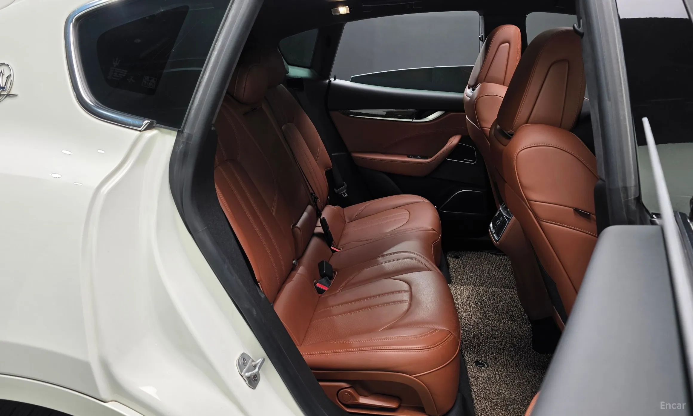 Maserati Levante превью 11