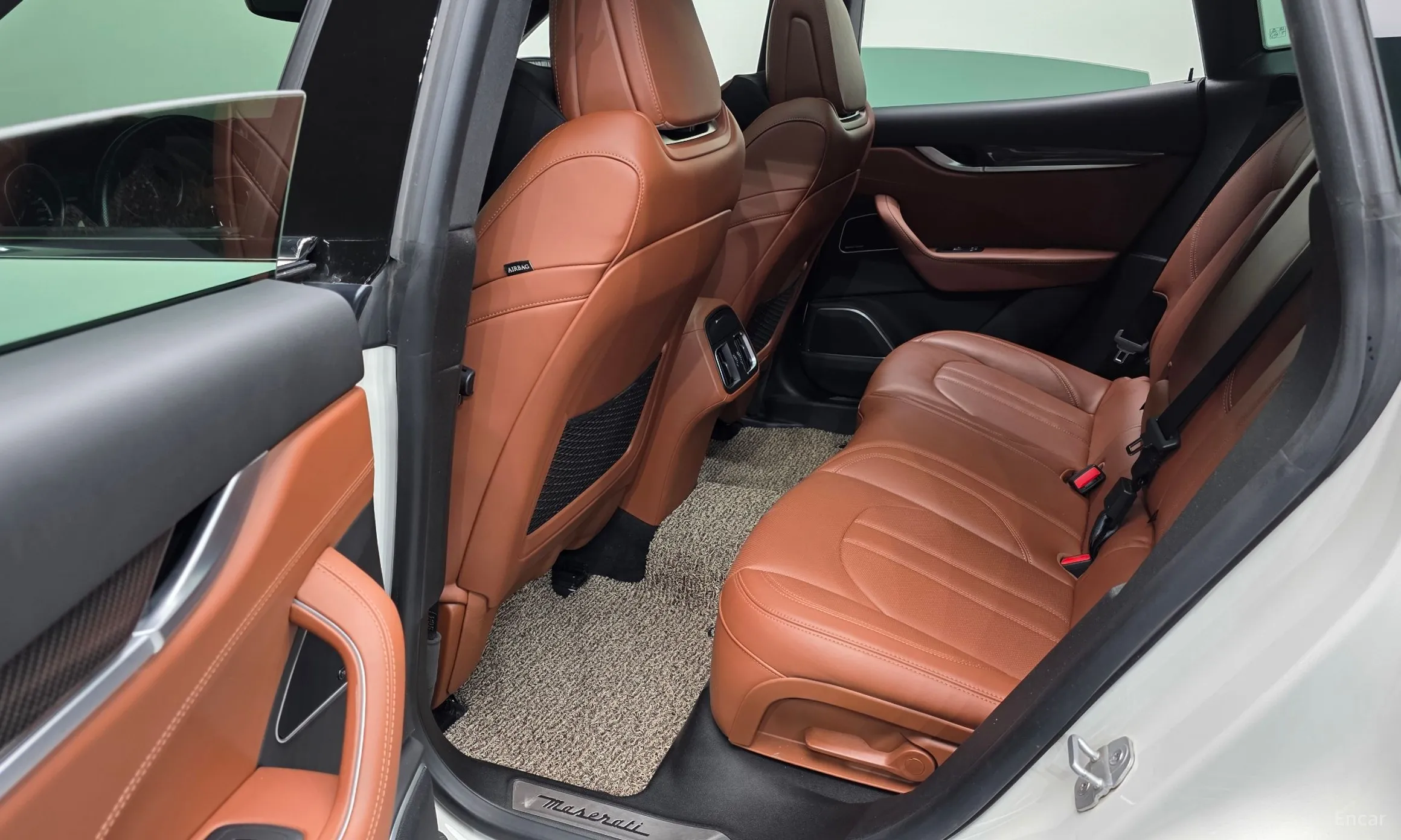 Maserati Levante превью 12