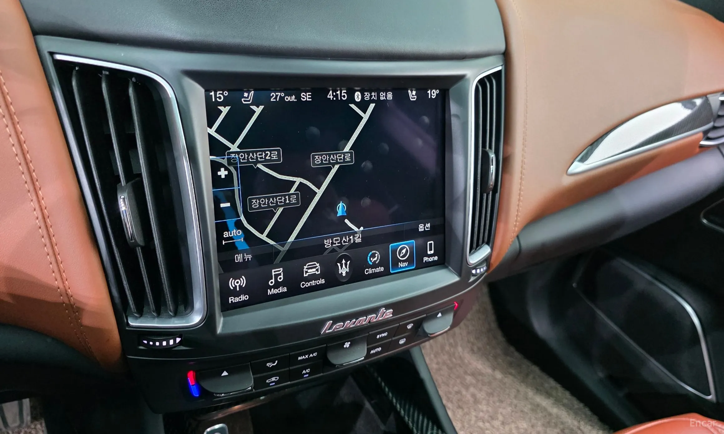 Maserati Levante превью 14