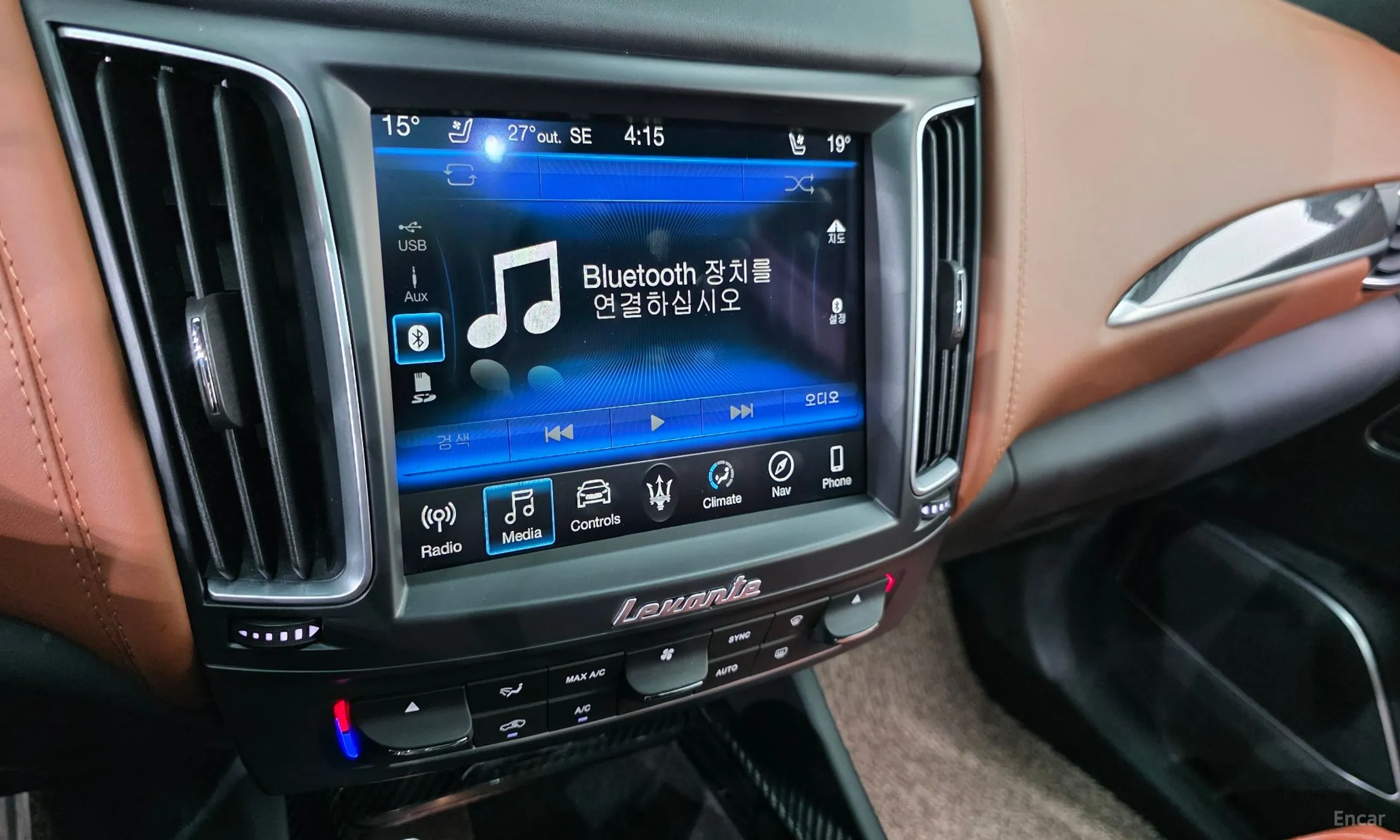 Maserati Levante превью 17
