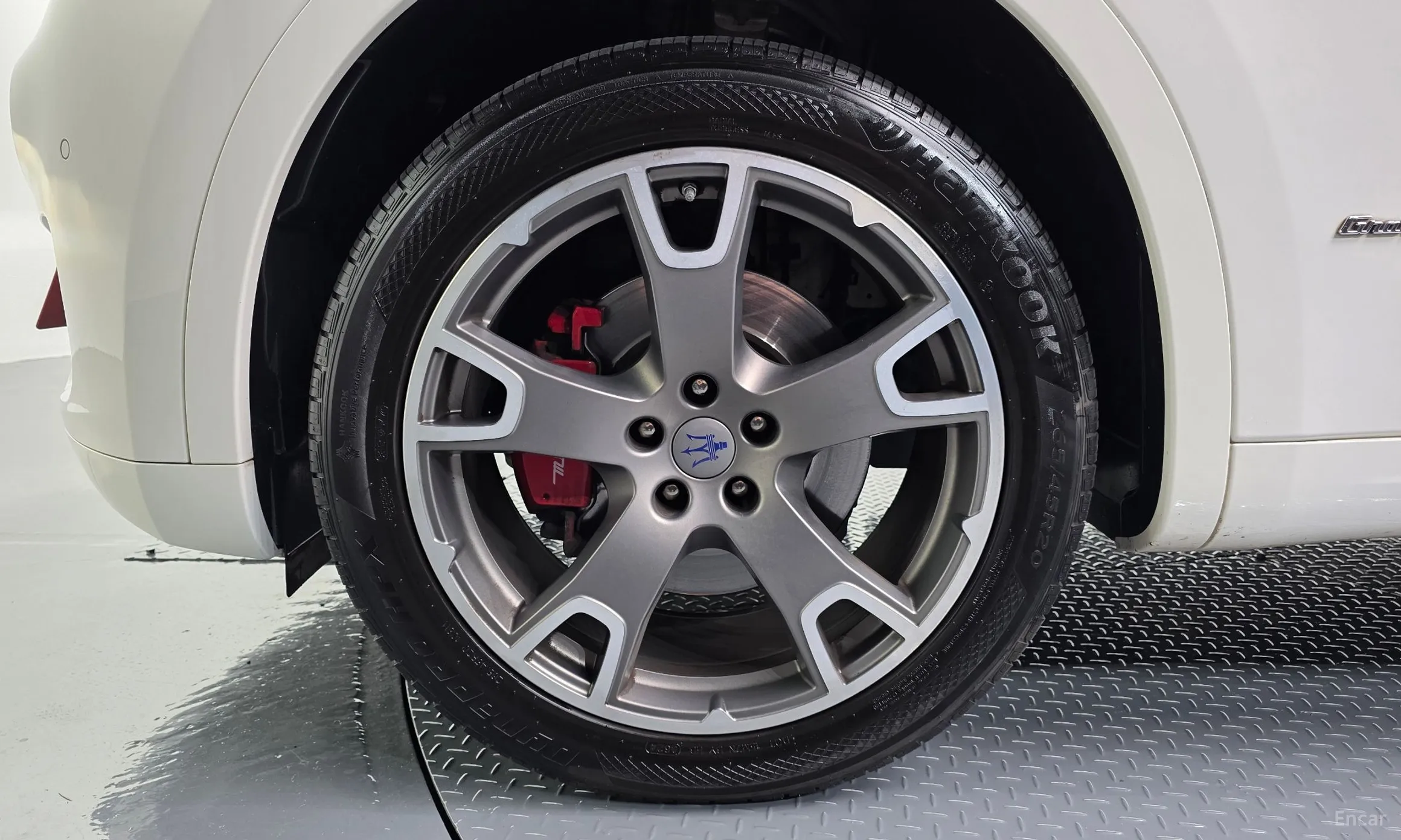 Maserati Levante превью 5