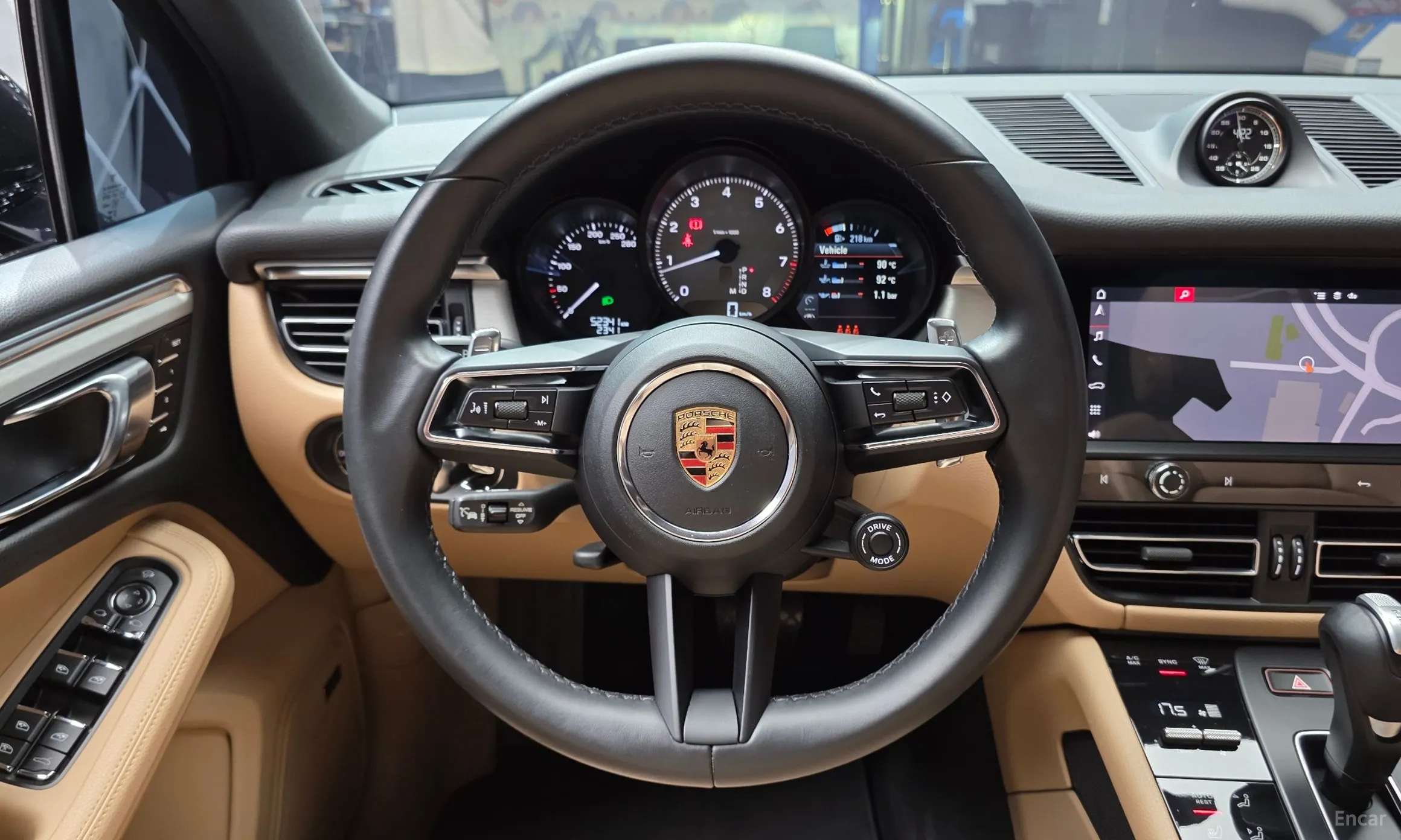 Porsche Macan превью 13