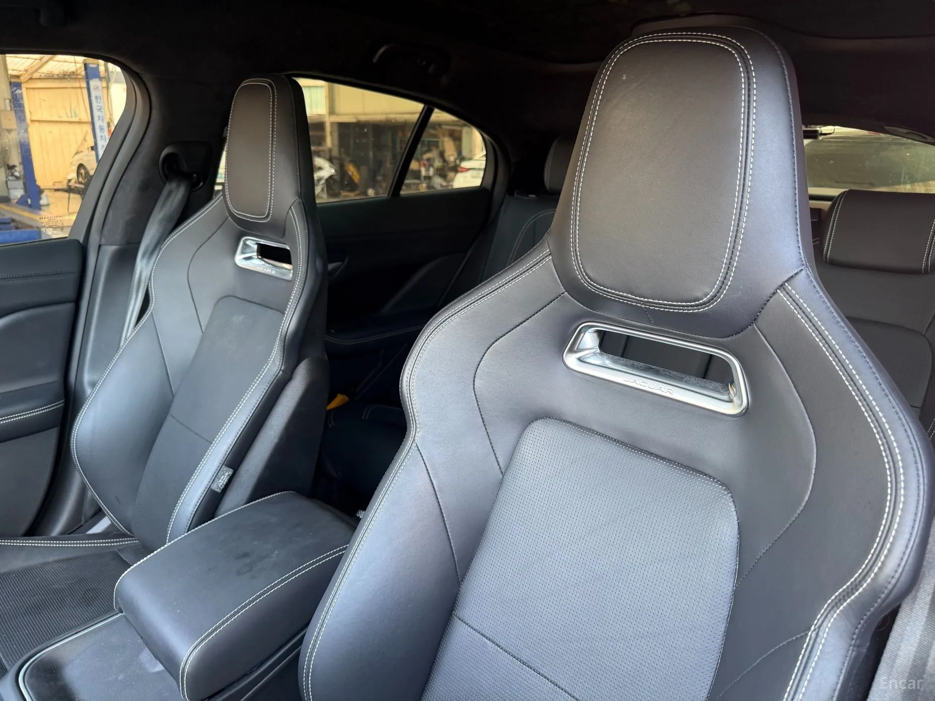 Jaguar I-PACE превью 11