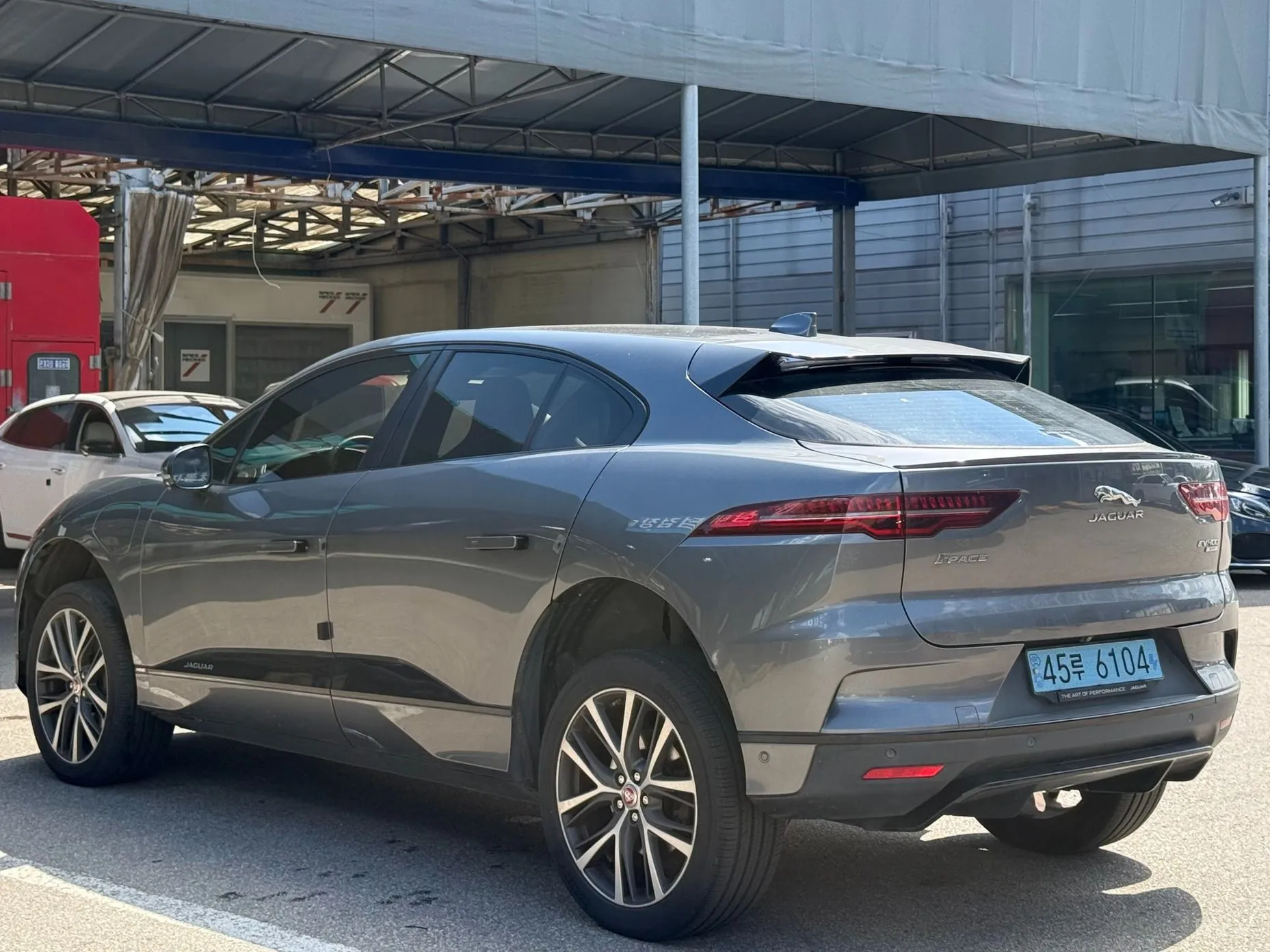 Jaguar I-PACE