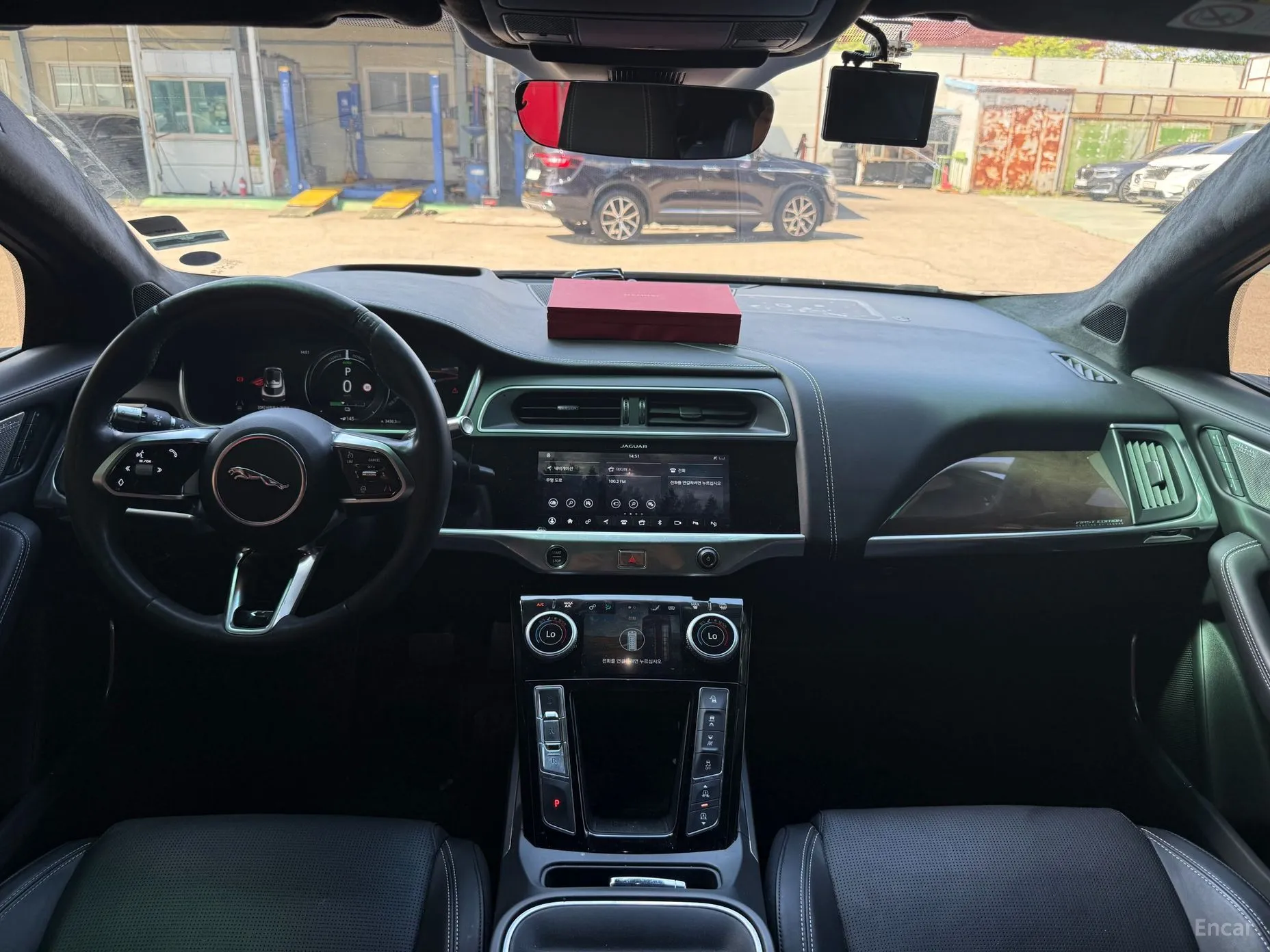Jaguar I-PACE превью 5