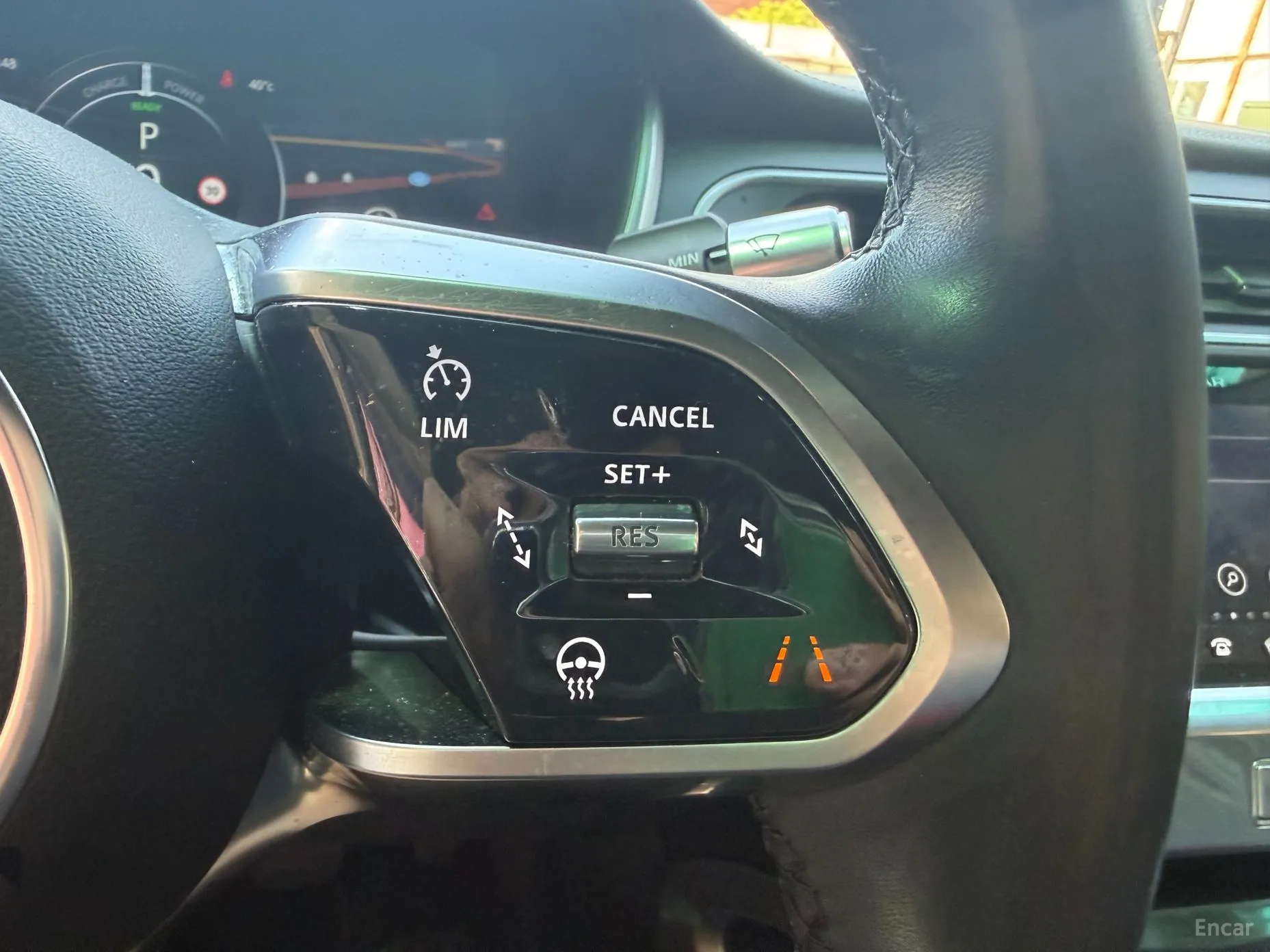 Jaguar I-PACE превью 8