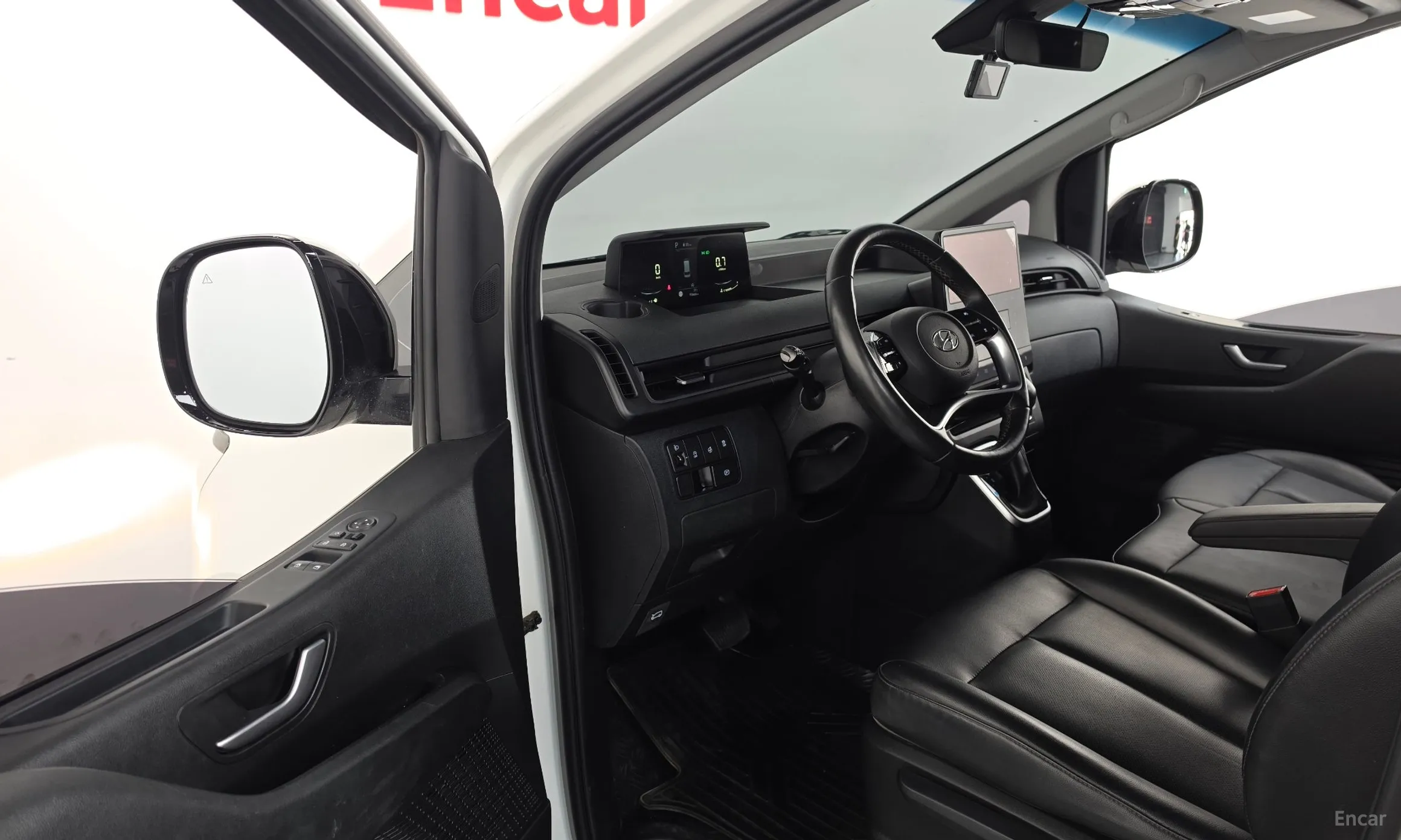 Hyundai Staria превью 10