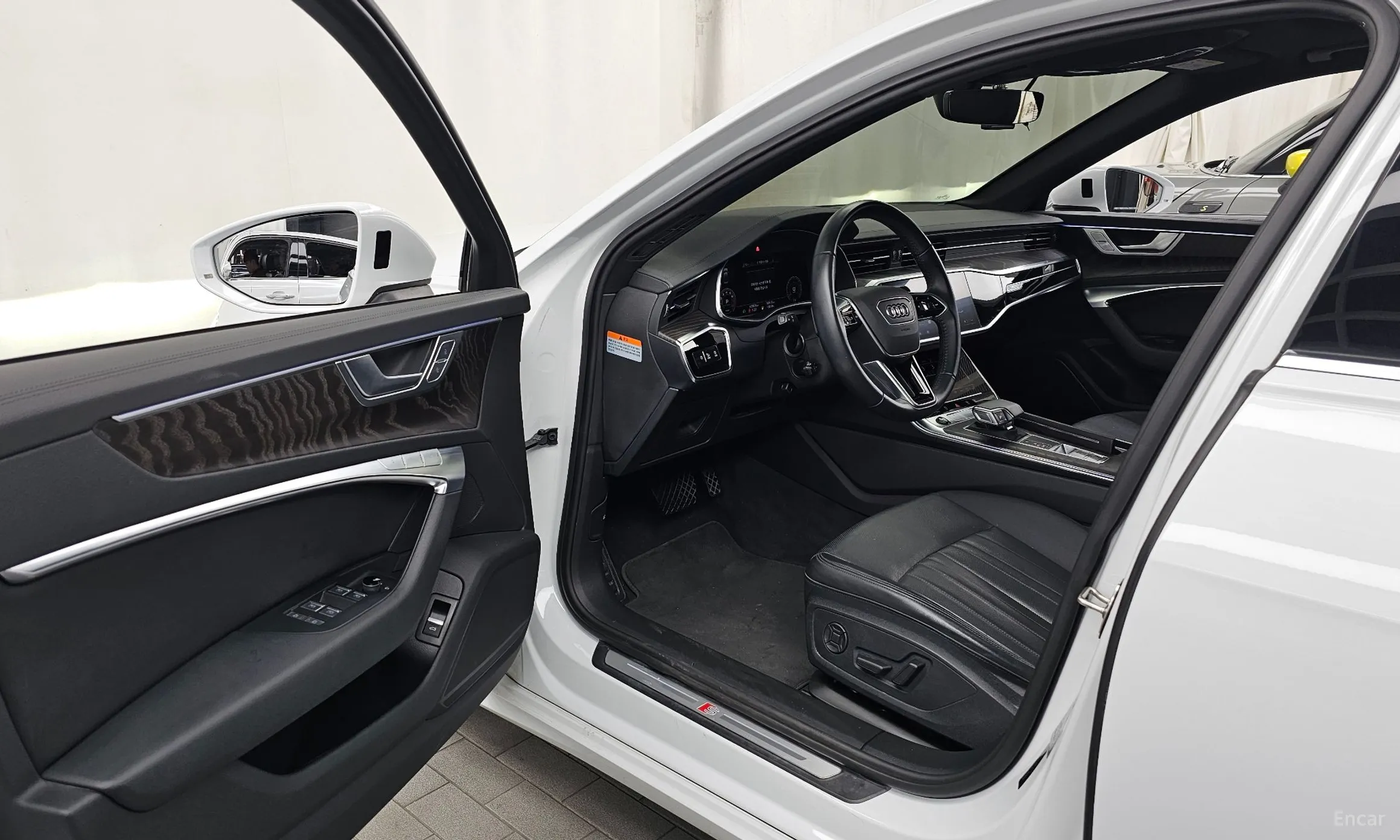 Audi A6 (C8) превью 10