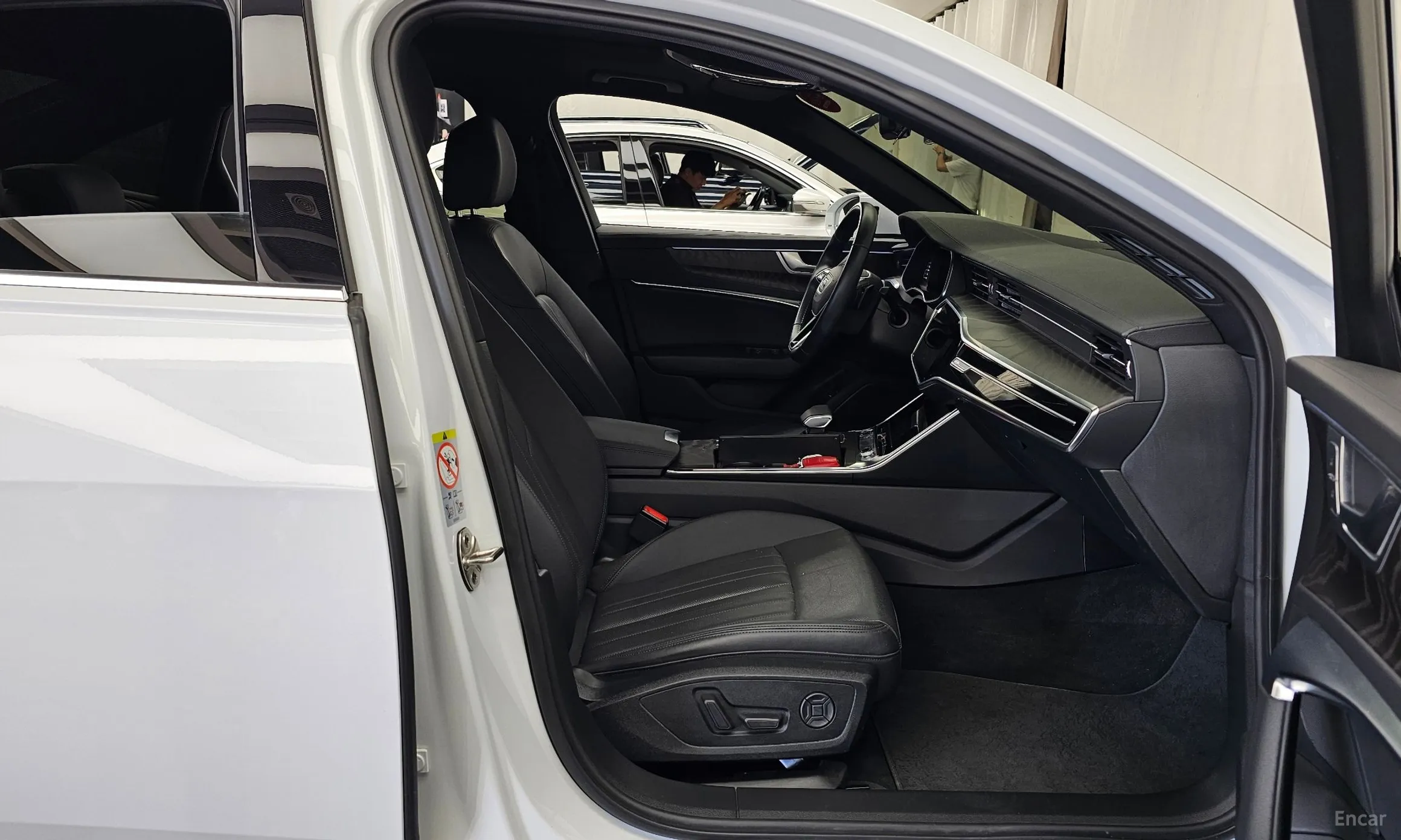 Audi A6 (C8) превью 11