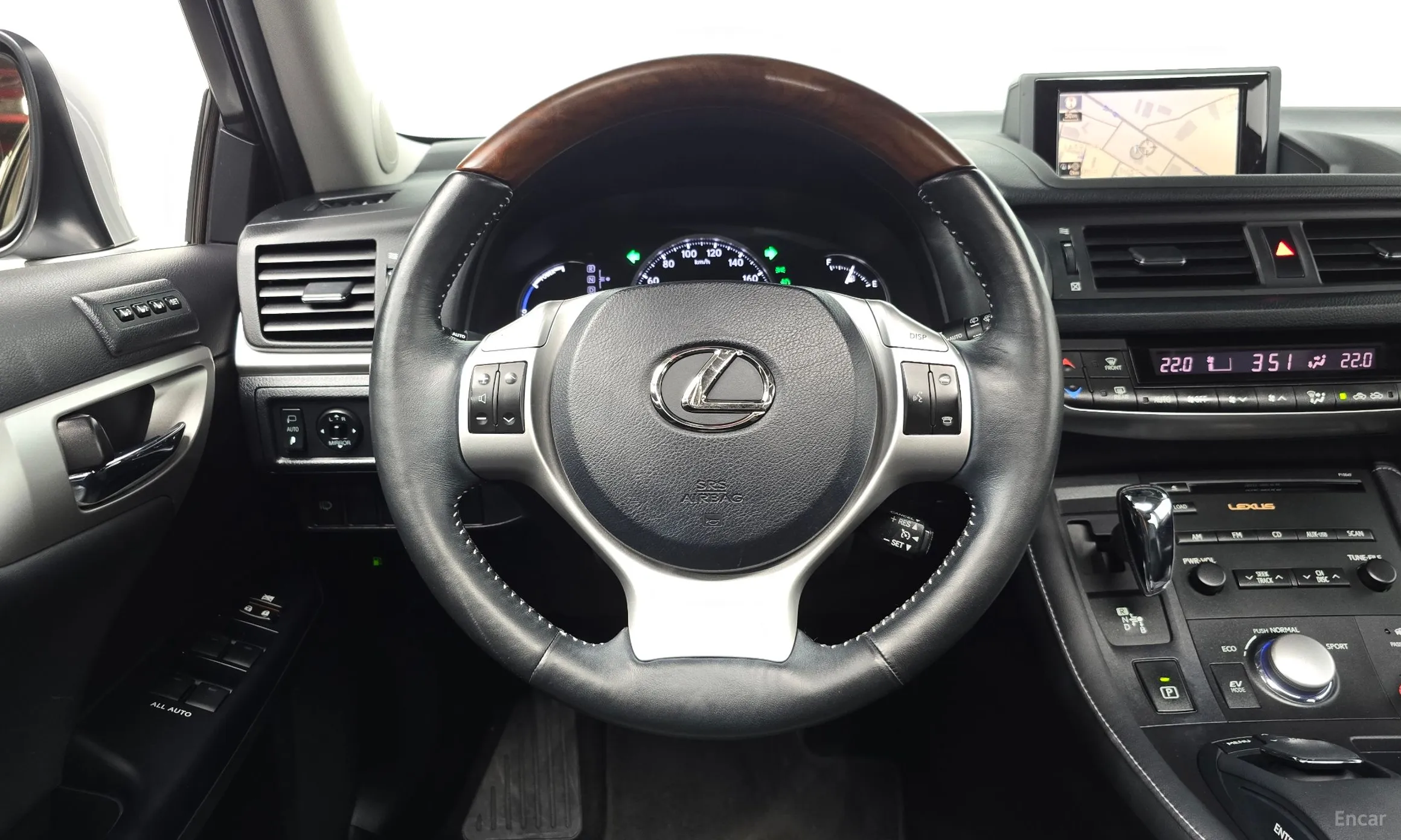 Lexus CT200h превью 13