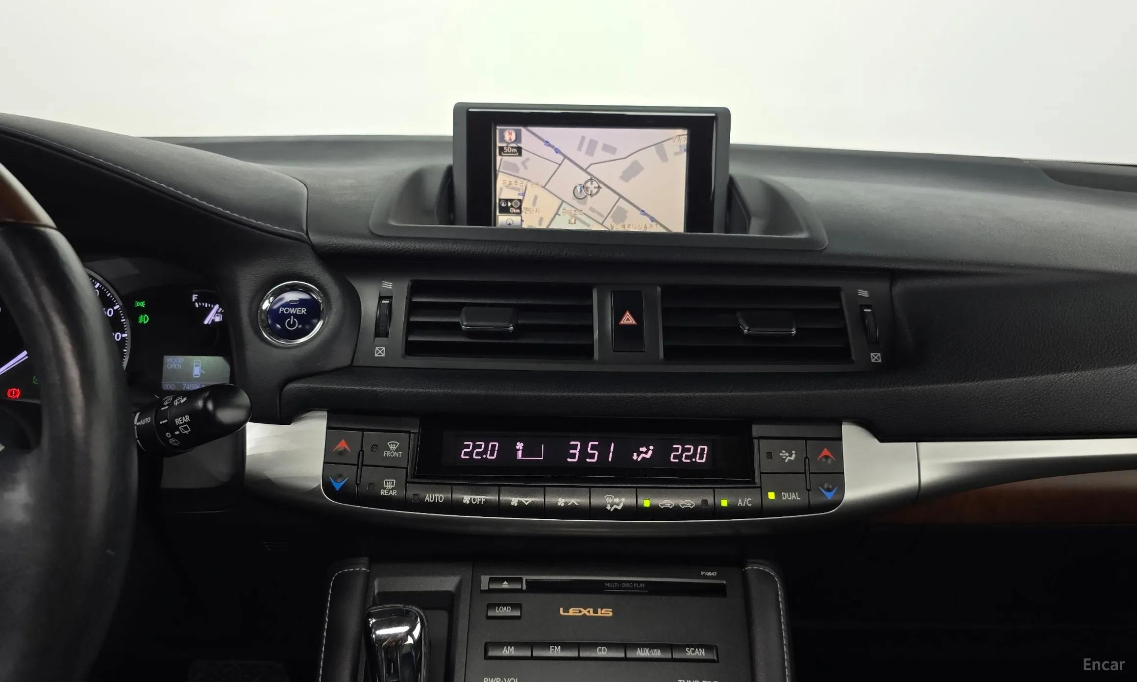 Lexus CT200h превью 14