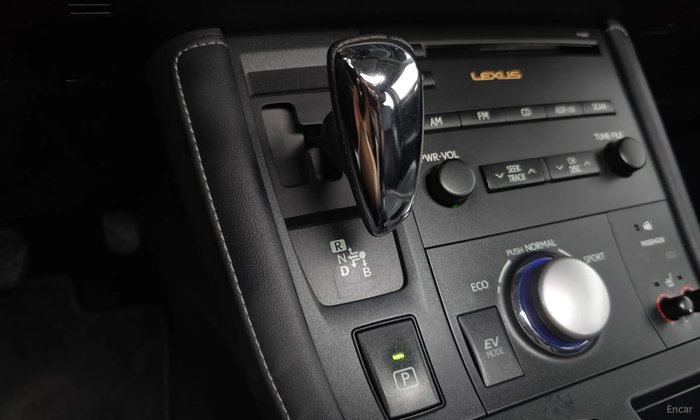 Lexus CT200h превью 9