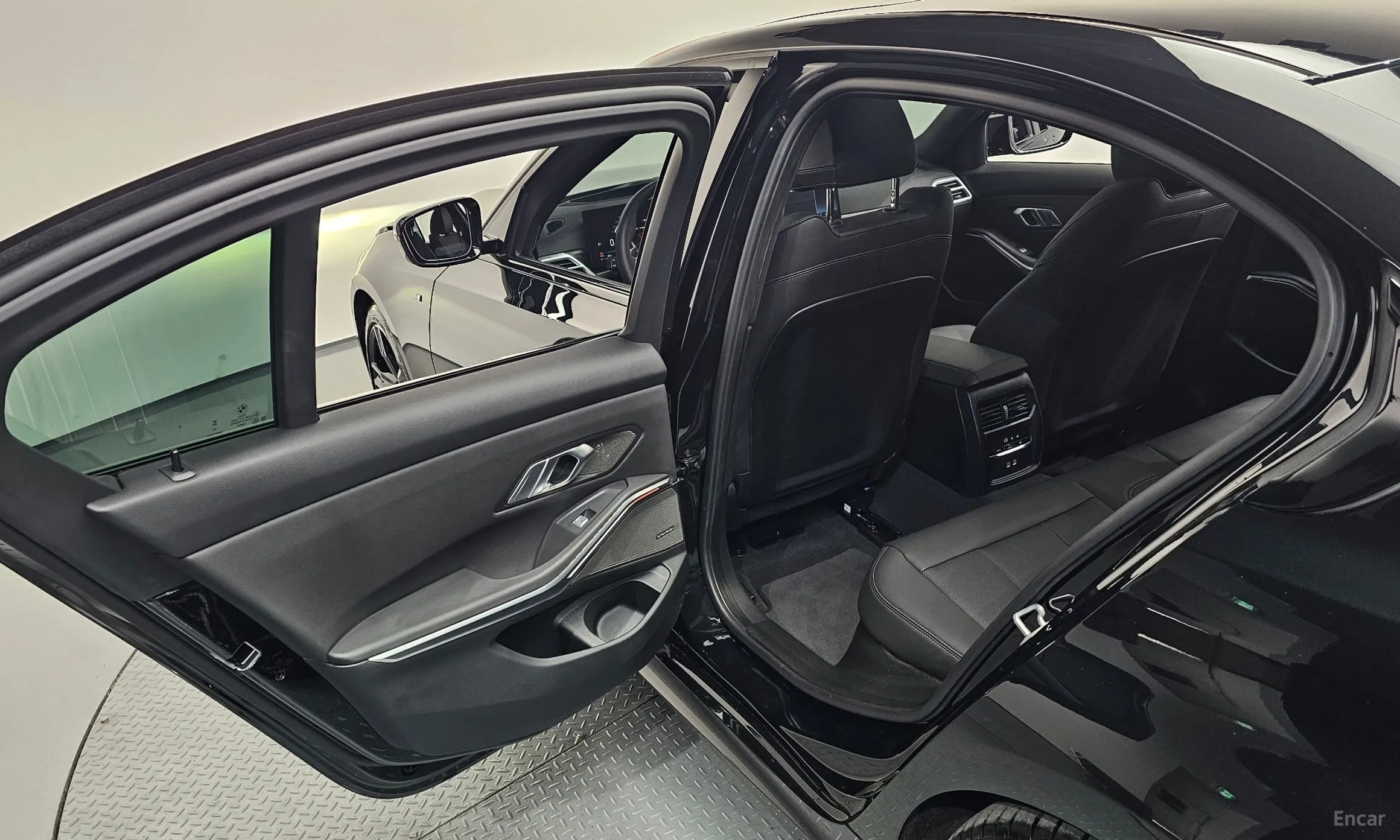 BMW 3 Series (G20) превью 20