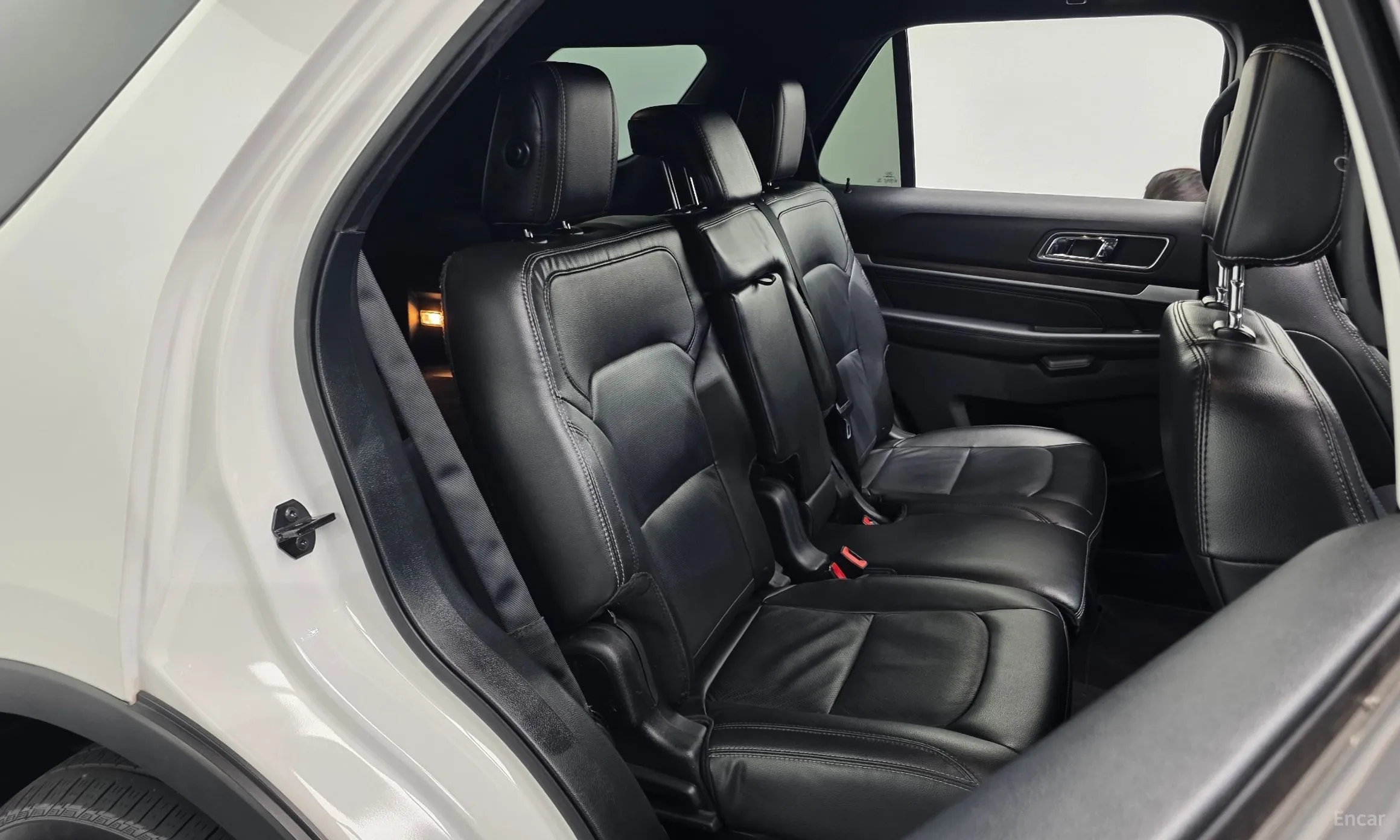 Ford Explorer превью 11