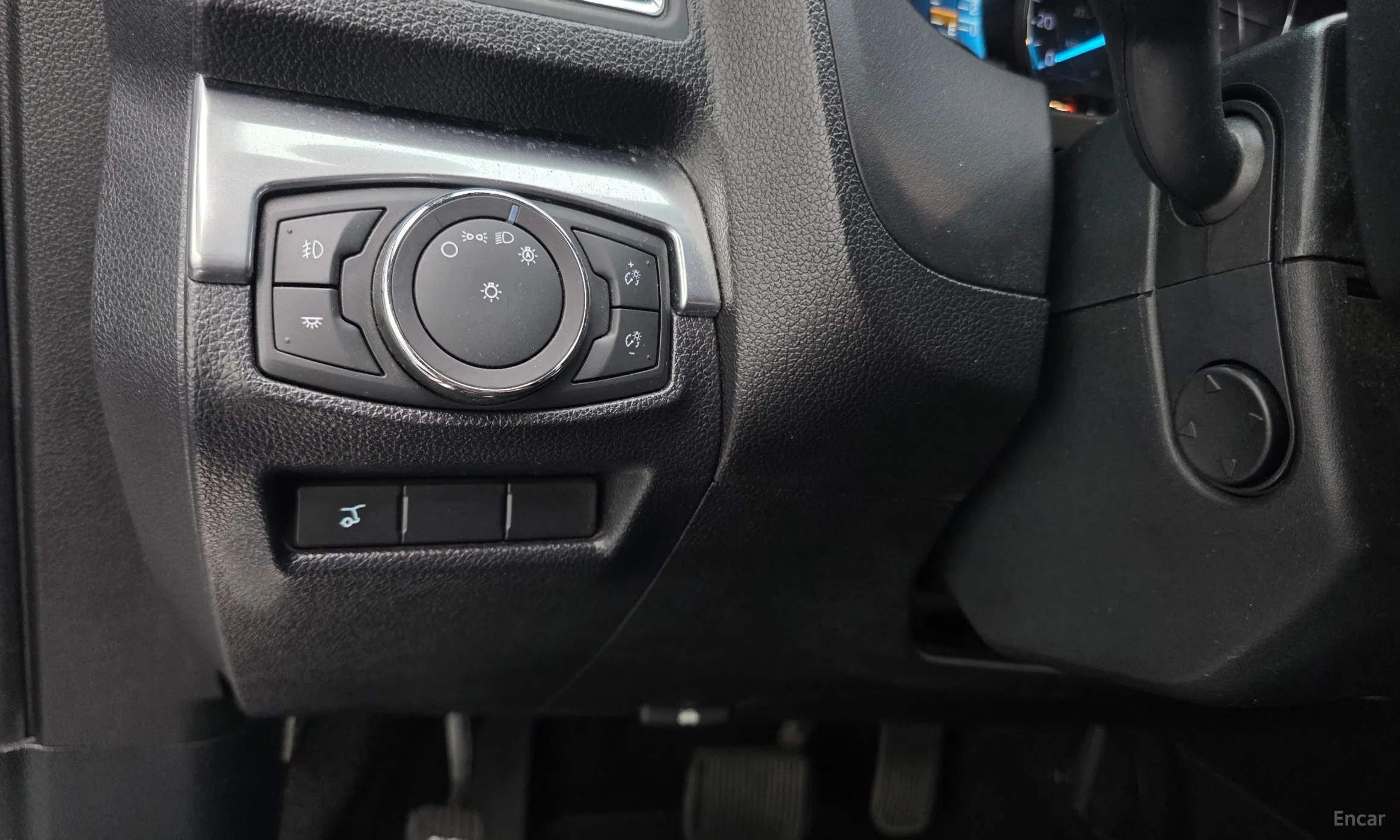 Ford Explorer превью 19