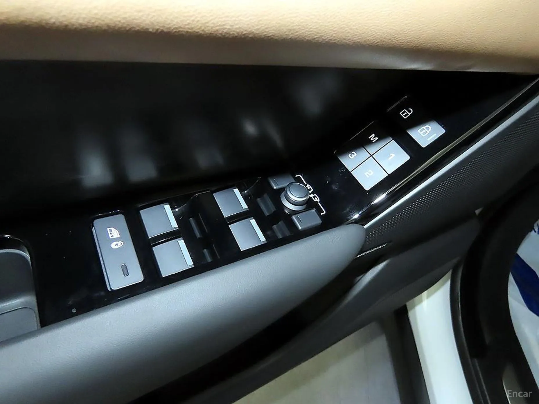 Land Rover Range Rover Bella превью 13
