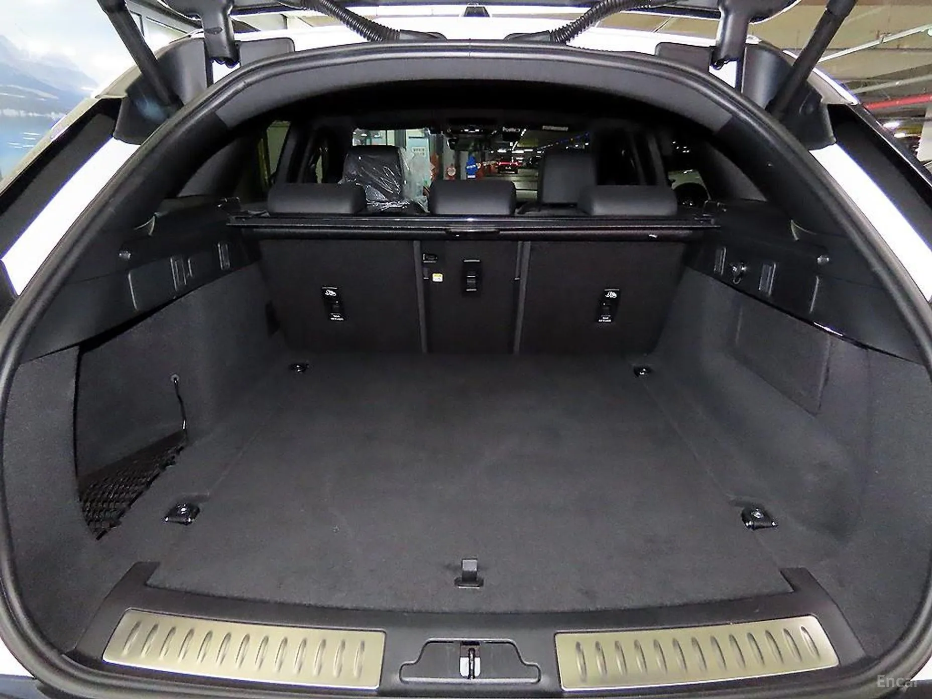 Land Rover Range Rover Bella превью 17
