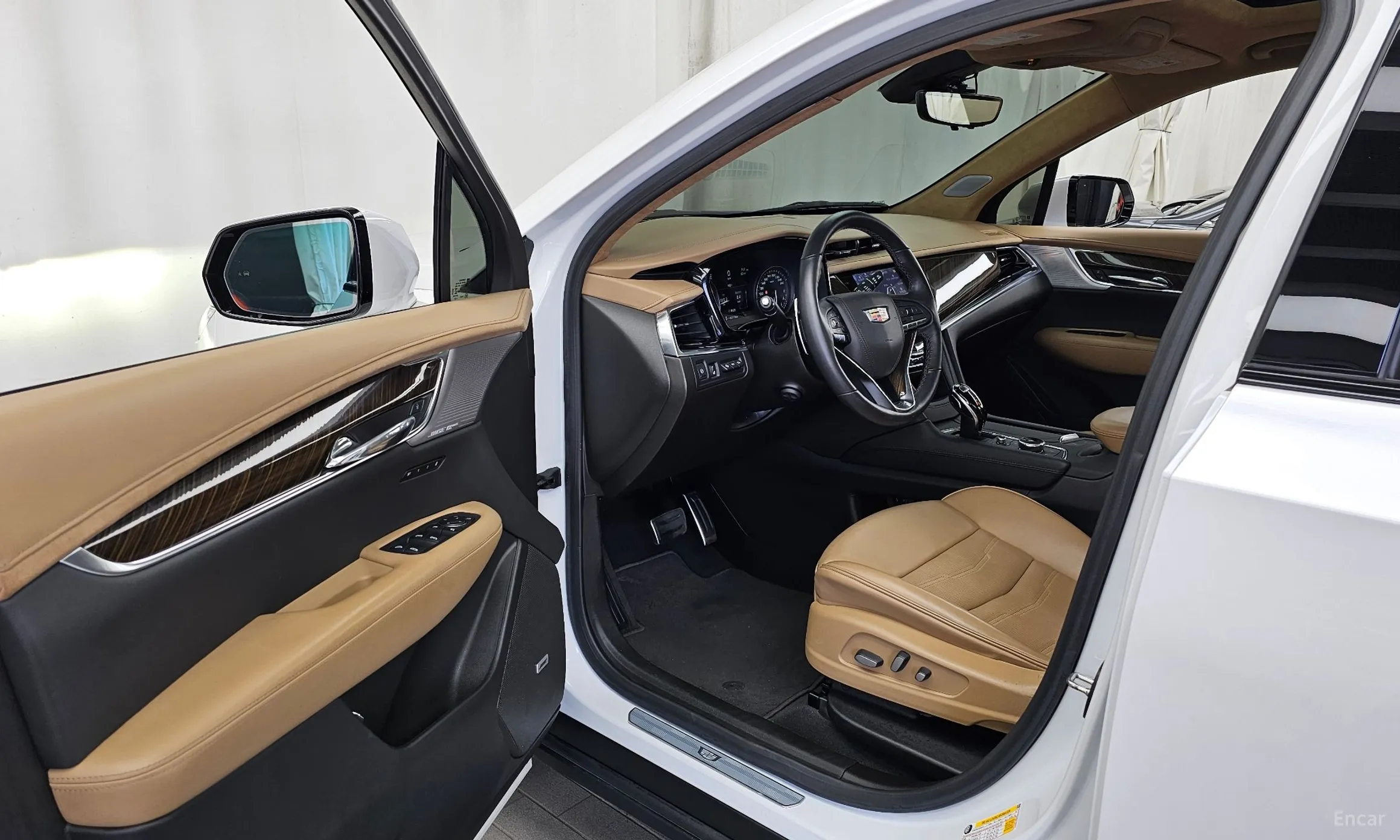 Cadillac XT6 превью 10